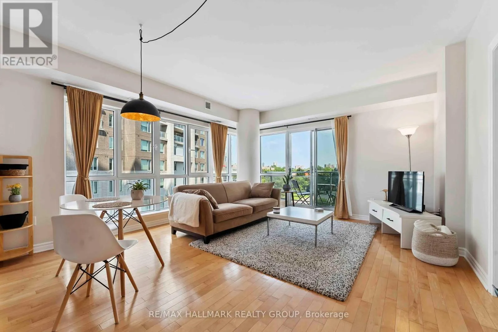 304 - 70 LANDRY STREET