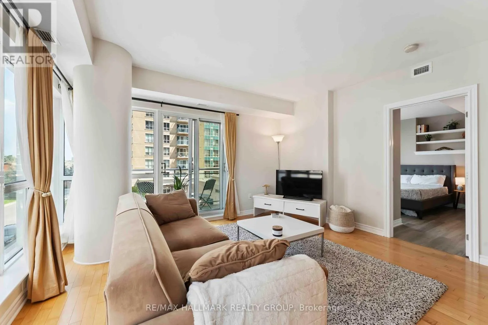 304 - 70 LANDRY STREET