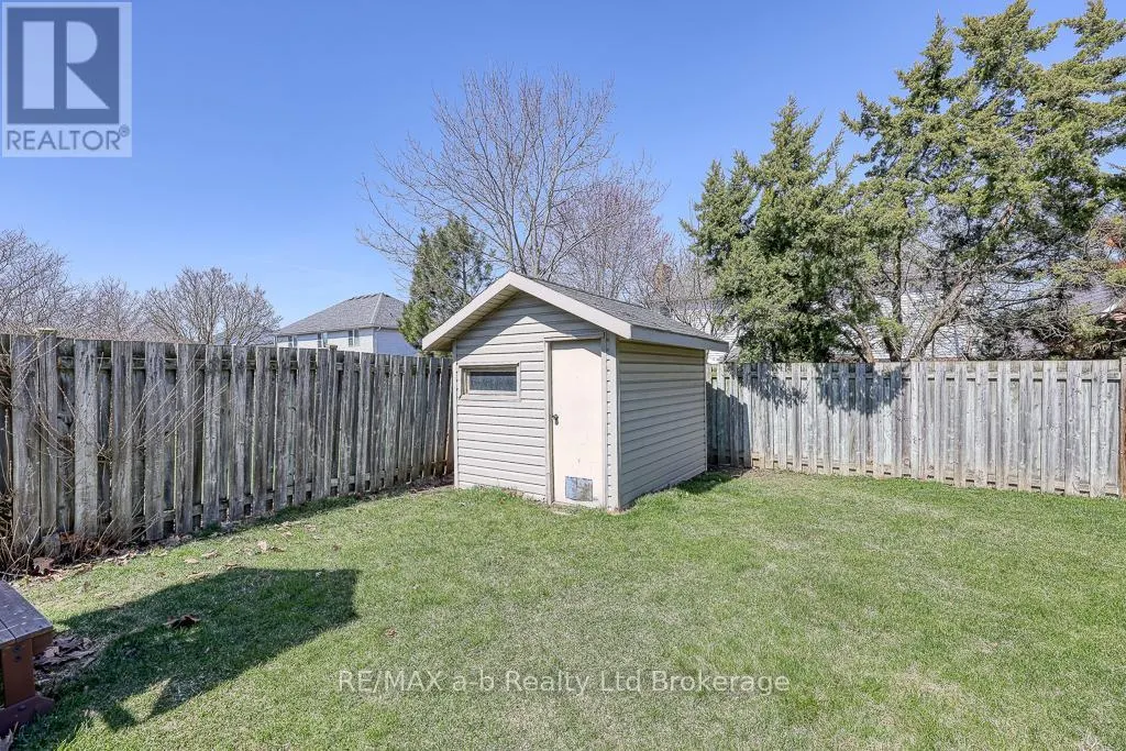 322 LANSDOWNE AVENUE