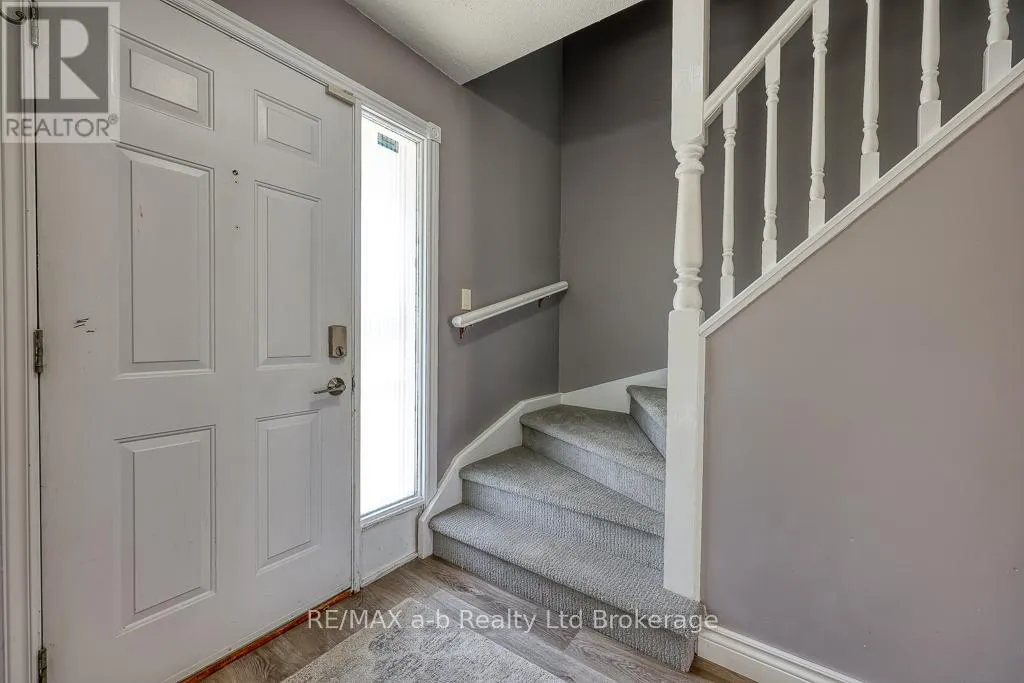 322 LANSDOWNE AVENUE