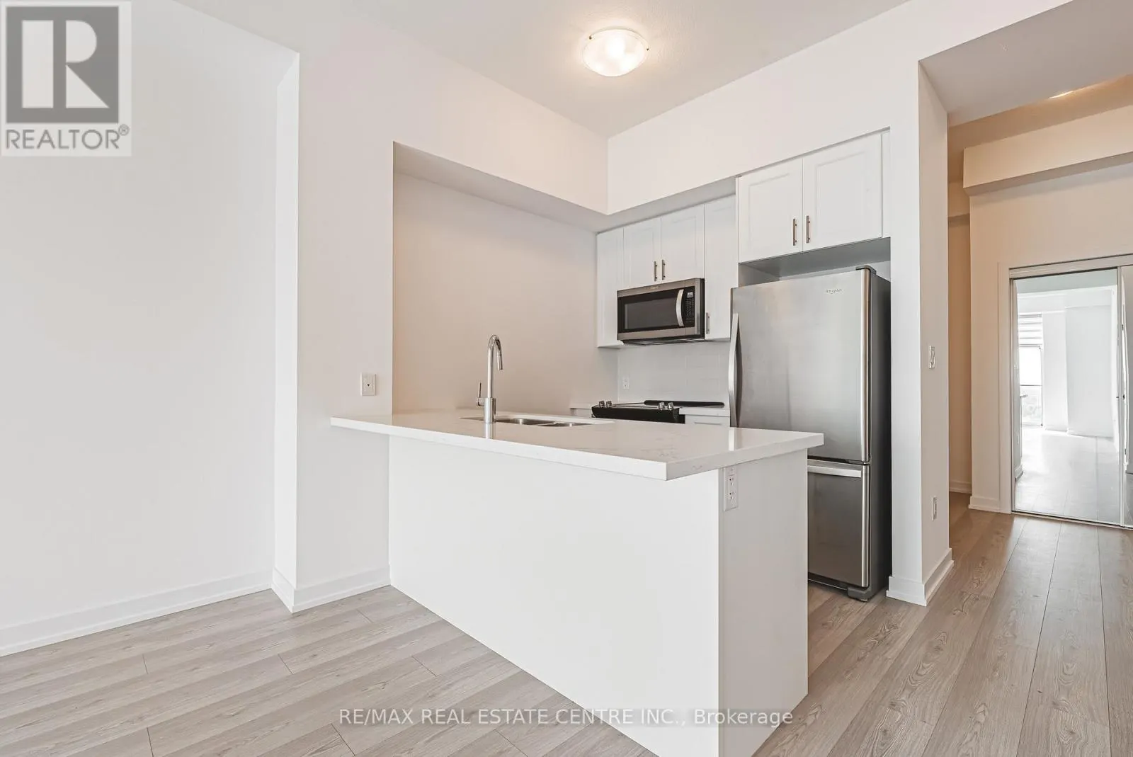 1213 - 450 DUNDAS STREET E