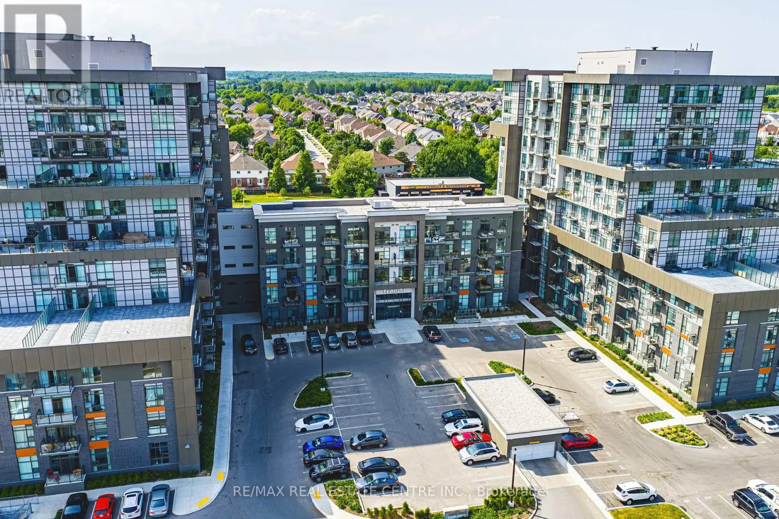 1213 - 450 DUNDAS STREET E