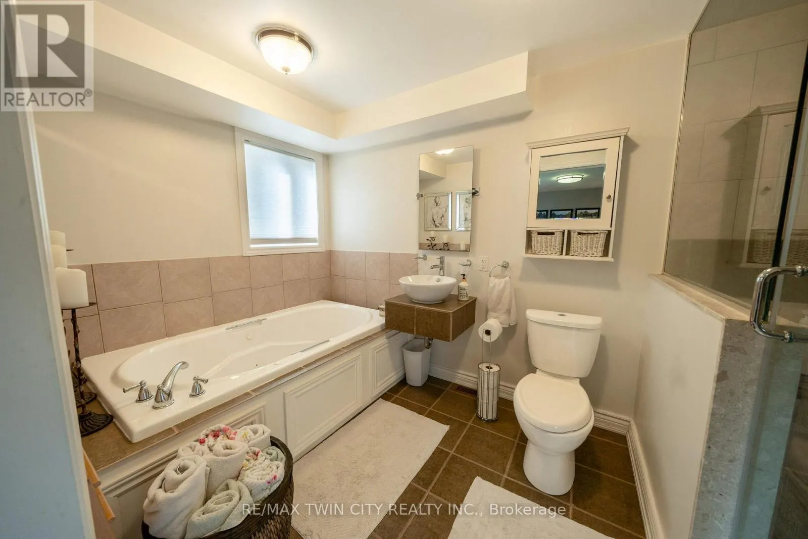 135 ISLINGTON AVENUE