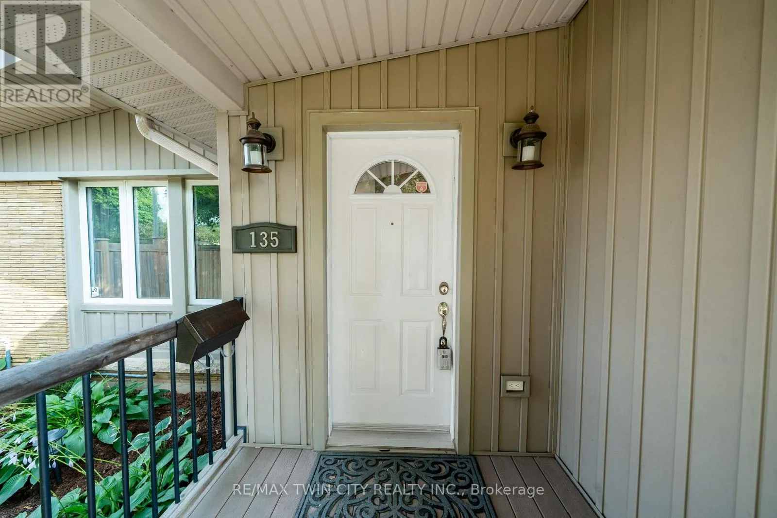 135 ISLINGTON AVENUE