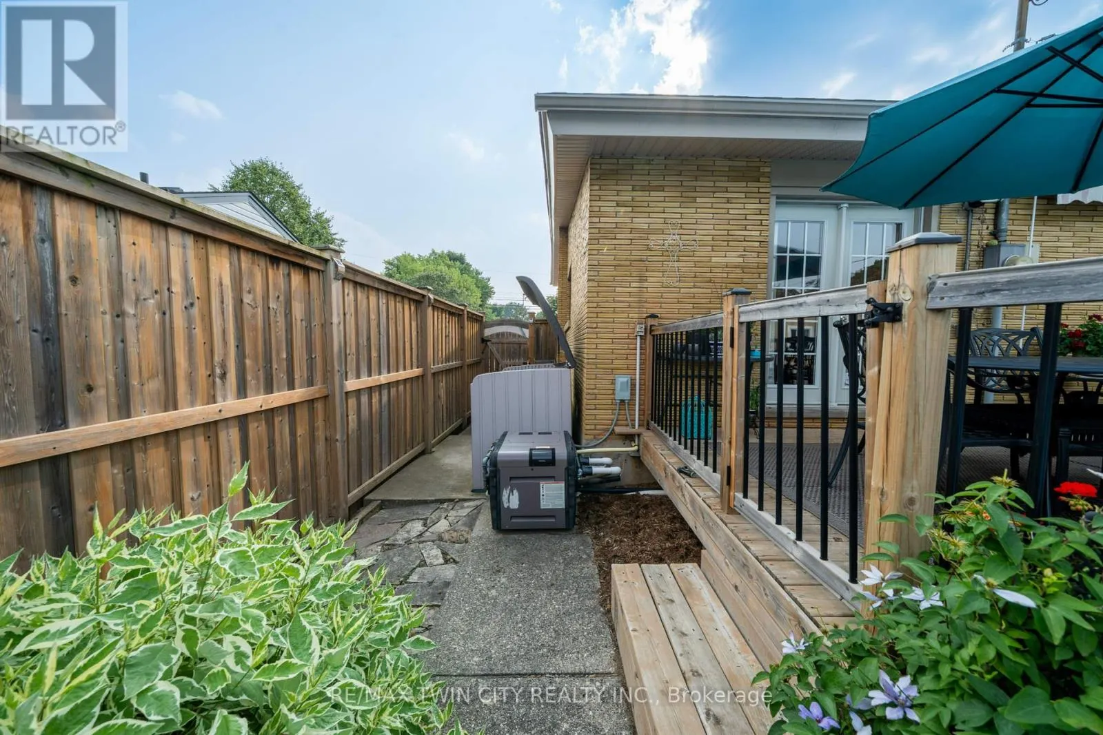 135 ISLINGTON AVENUE