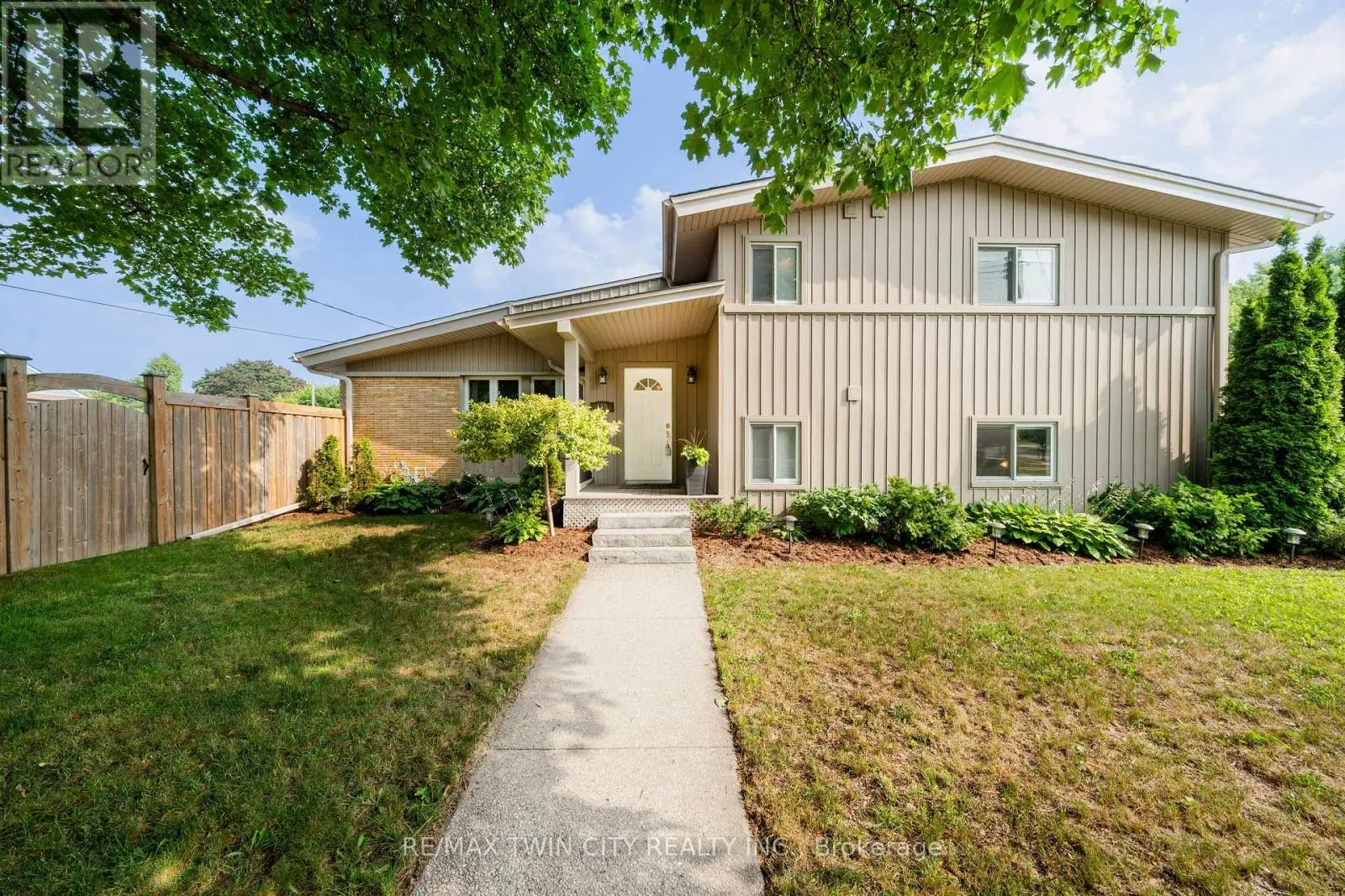135 ISLINGTON AVENUE