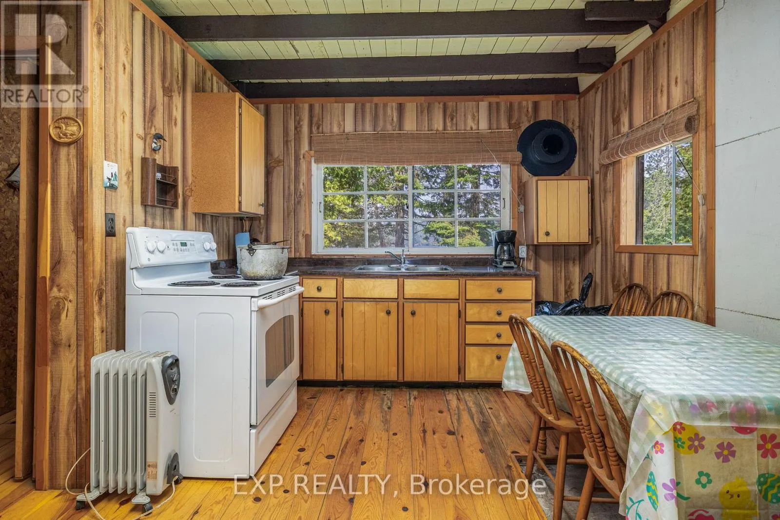 366 HOLLY LANE