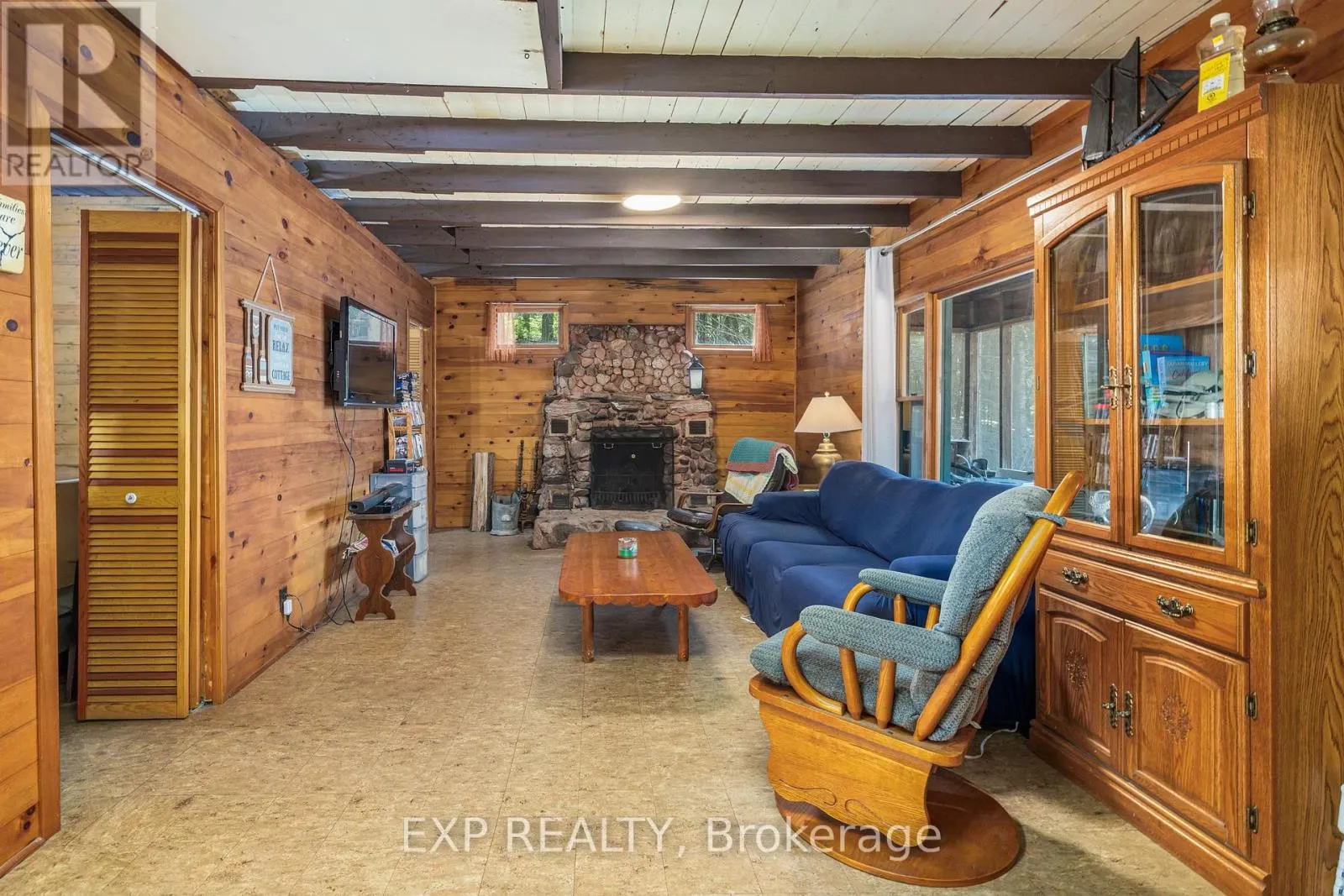 366 HOLLY LANE