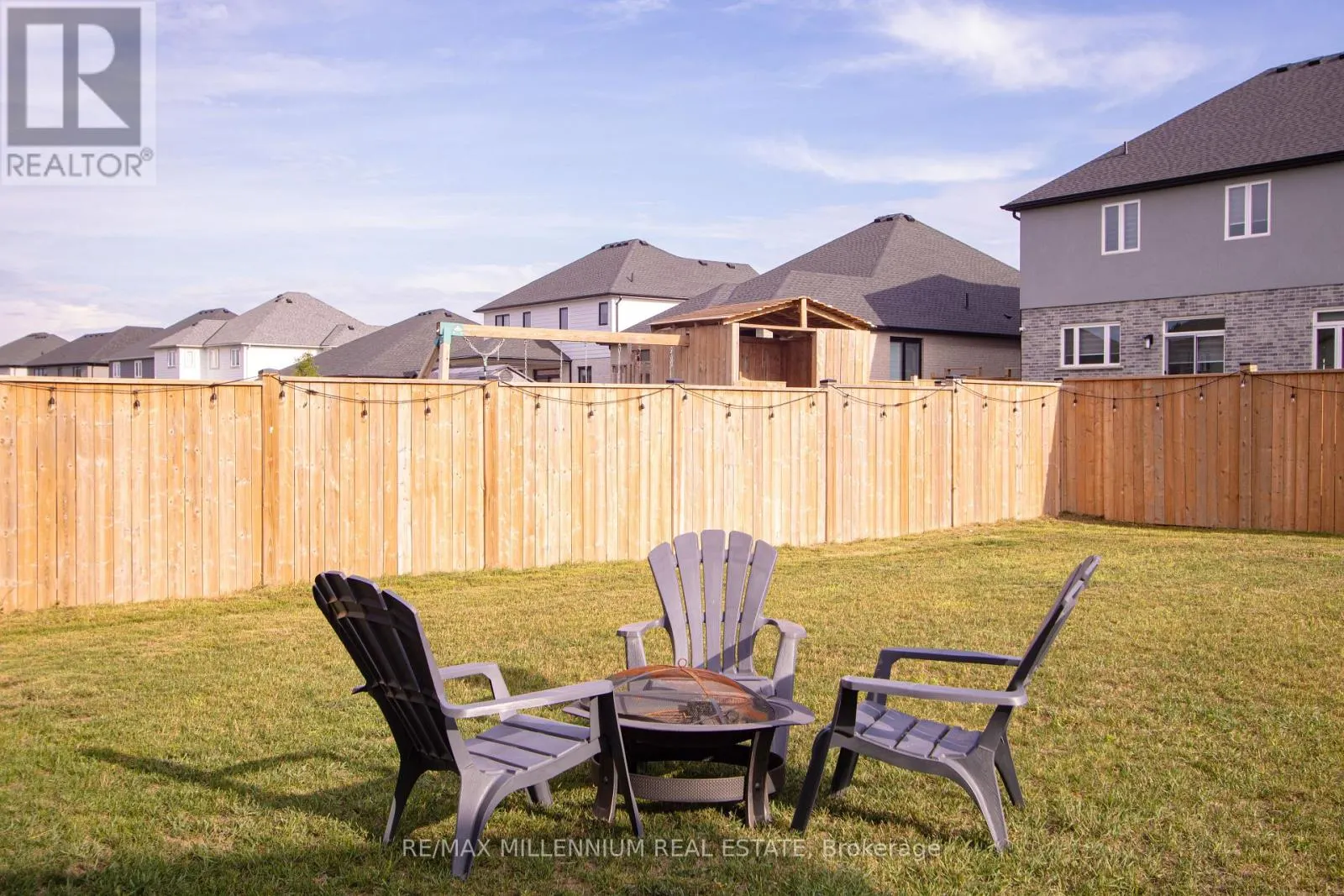 195 BOARDWALK WAY