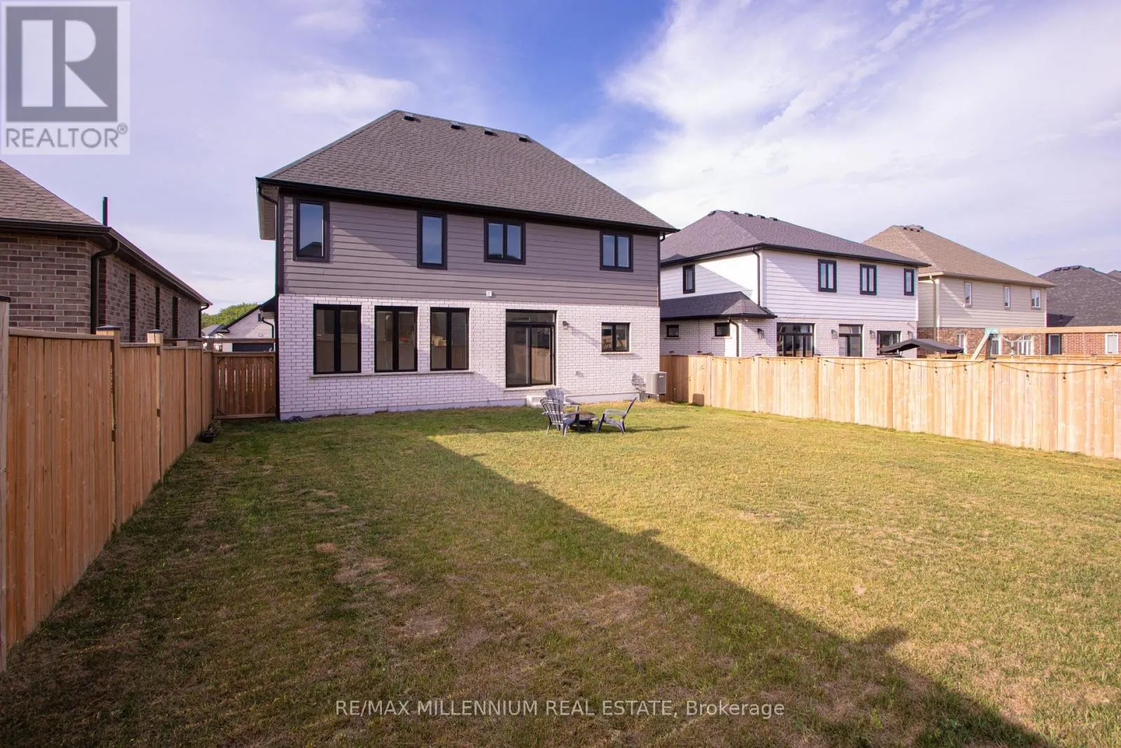 195 BOARDWALK WAY