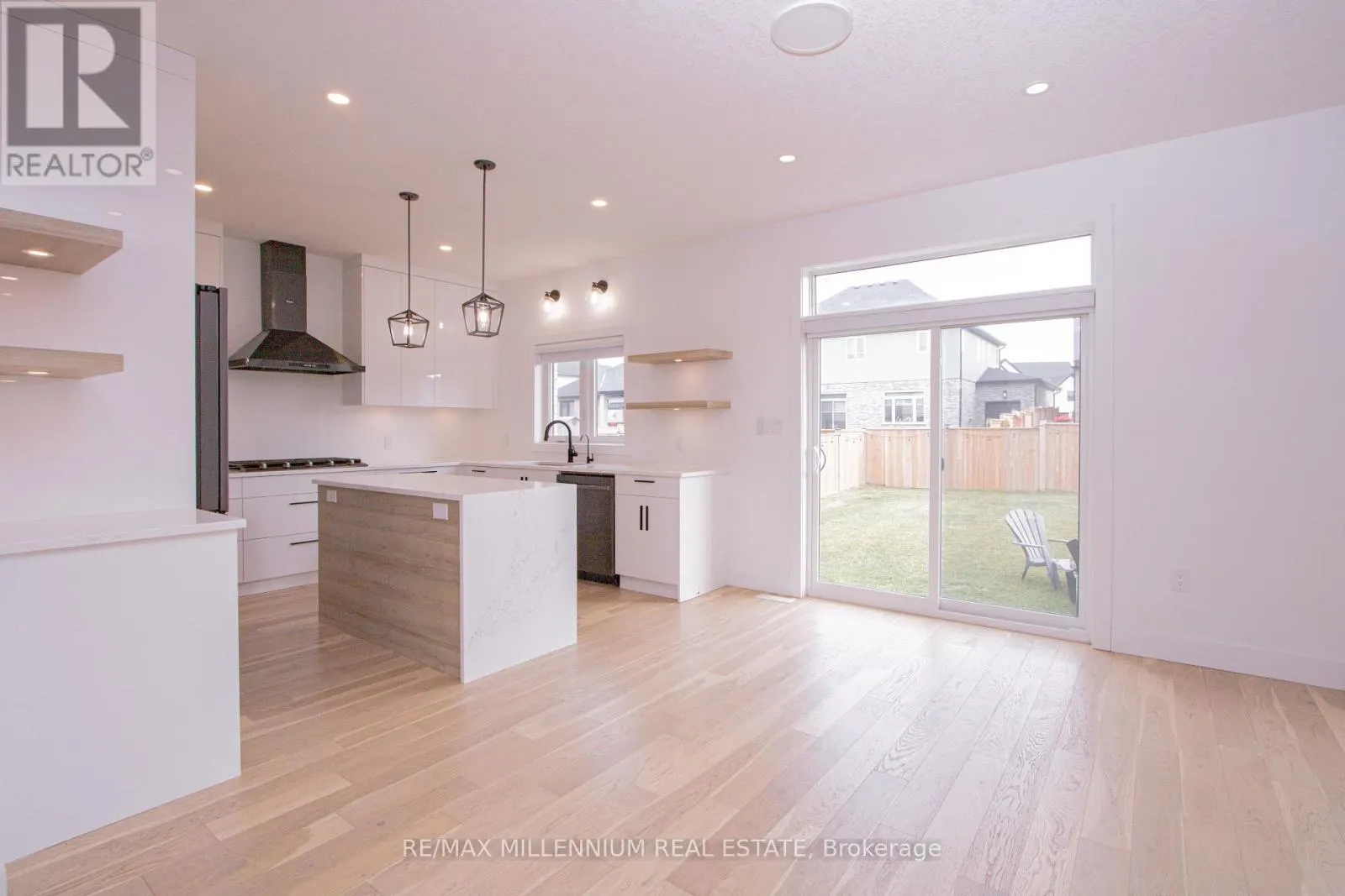 195 BOARDWALK WAY