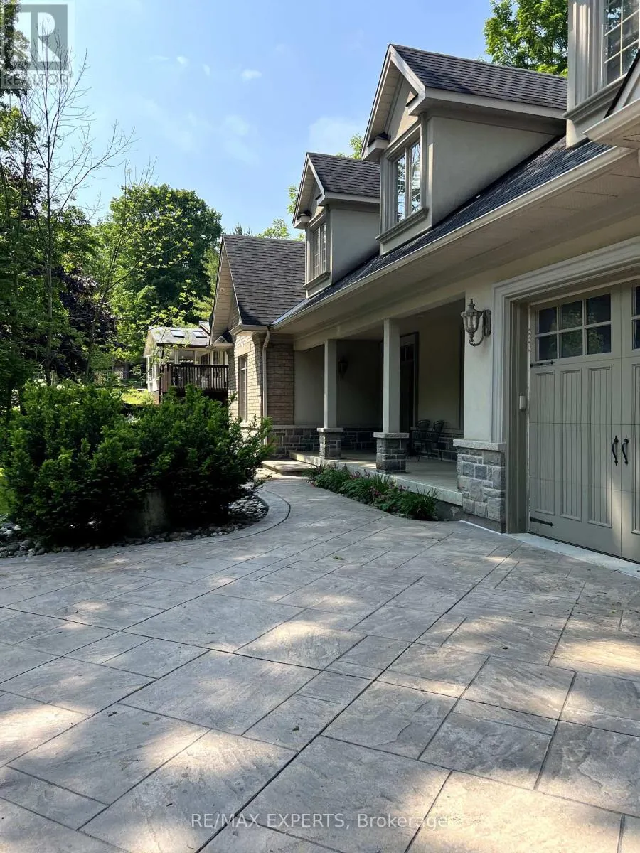 431 MANLEY CRESCENT