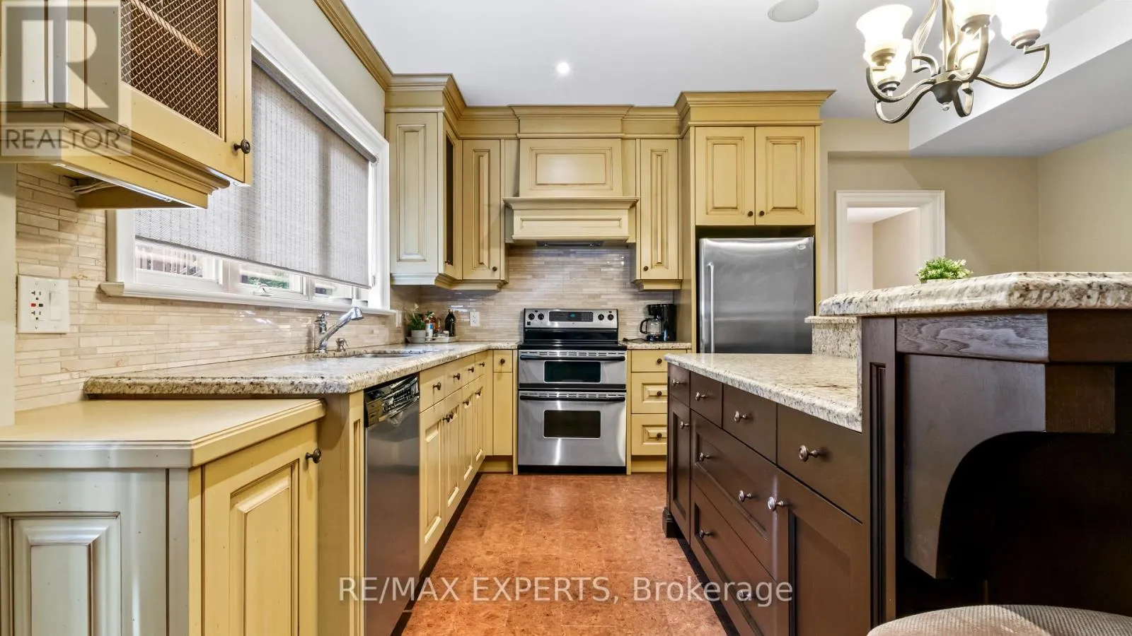 431 MANLEY CRESCENT