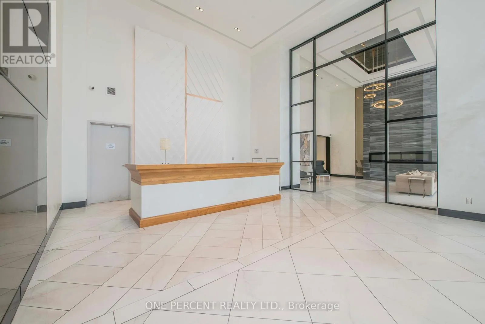 1513 - 255 BAY STREET
