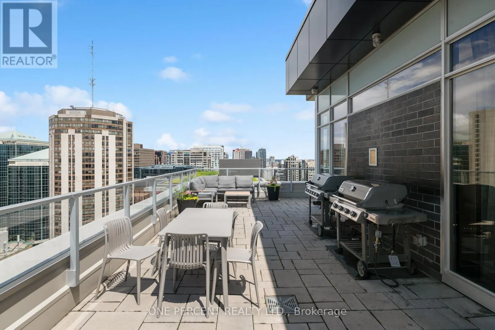 1513 - 255 BAY STREET