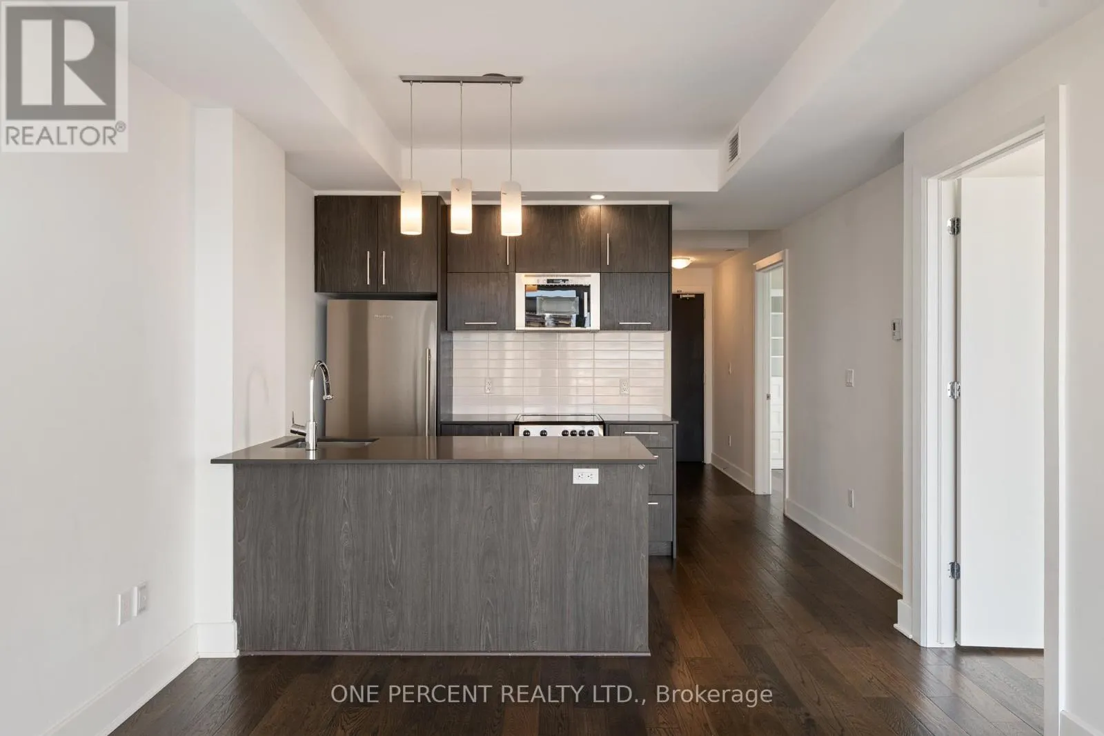 1513 - 255 BAY STREET