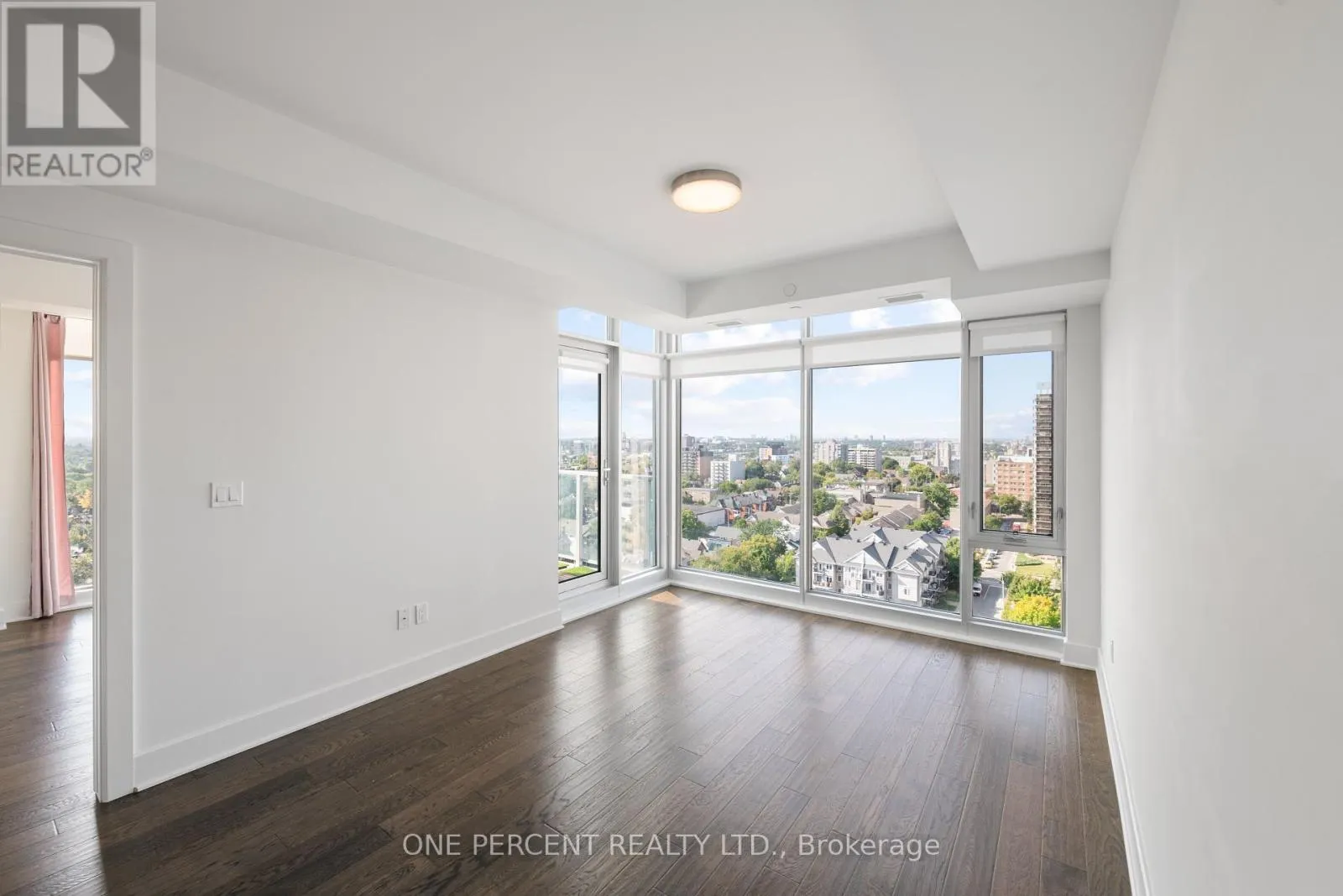 1513 - 255 BAY STREET