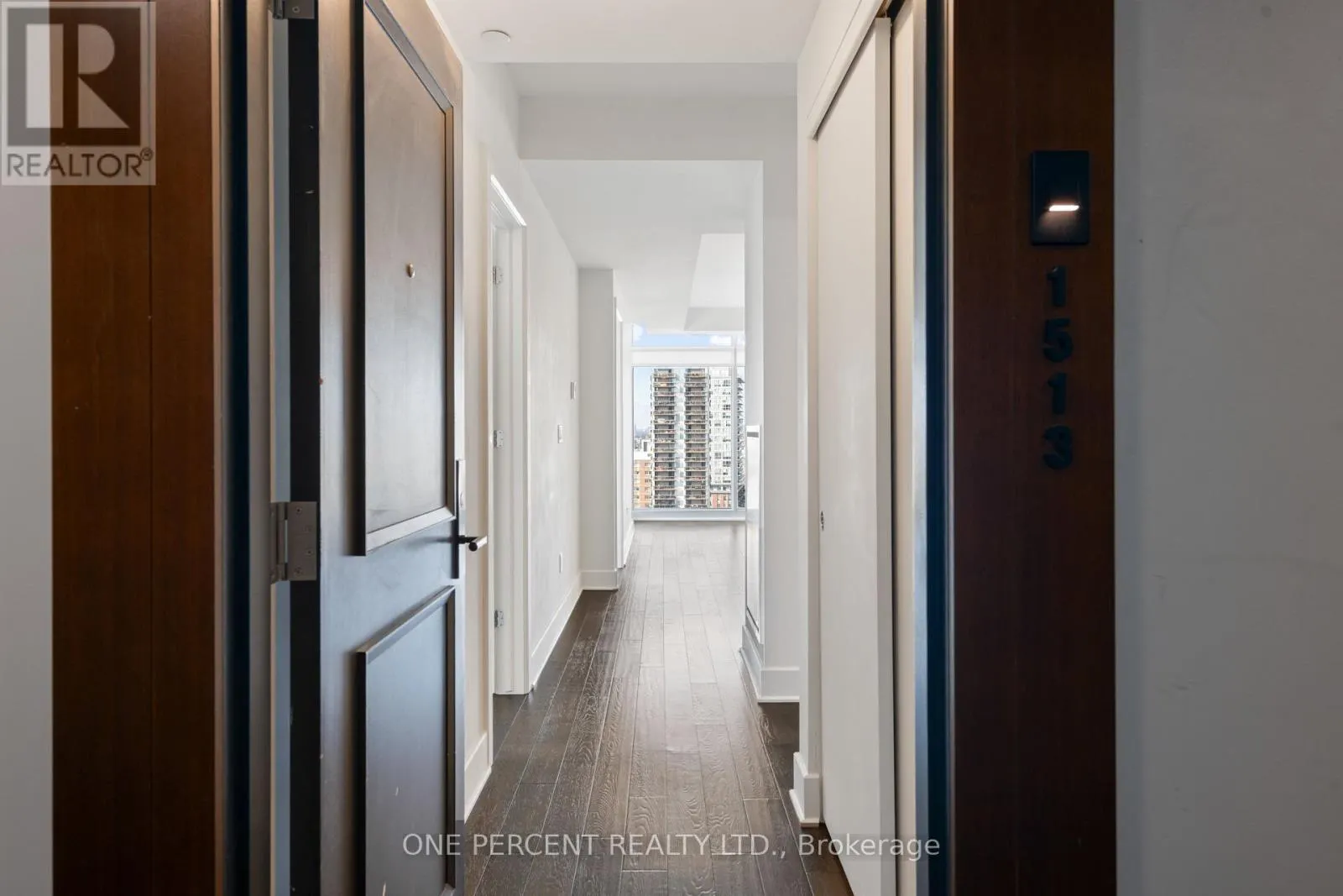 1513 - 255 BAY STREET