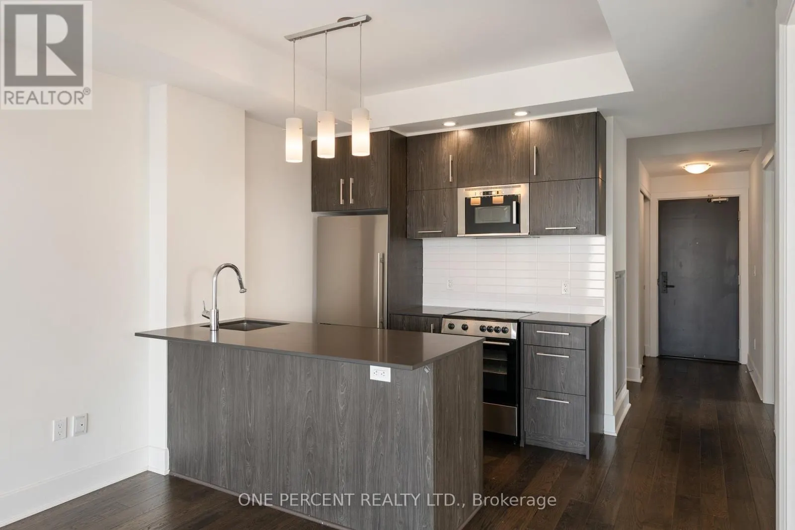 1513 - 255 BAY STREET