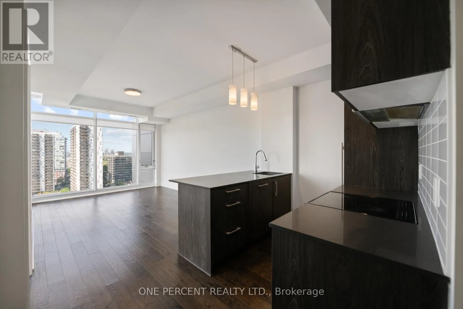 1513 - 255 BAY STREET