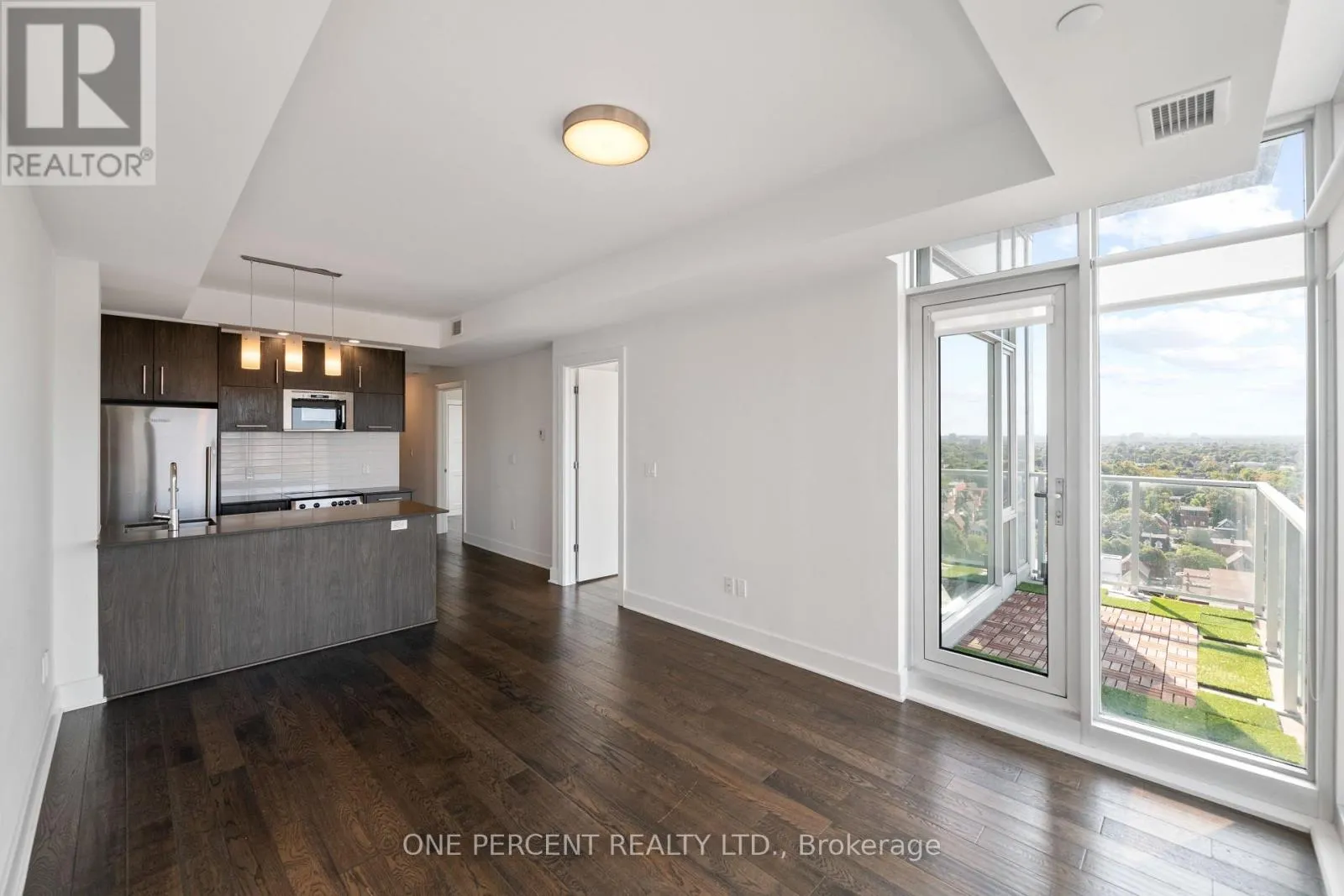 1513 - 255 BAY STREET