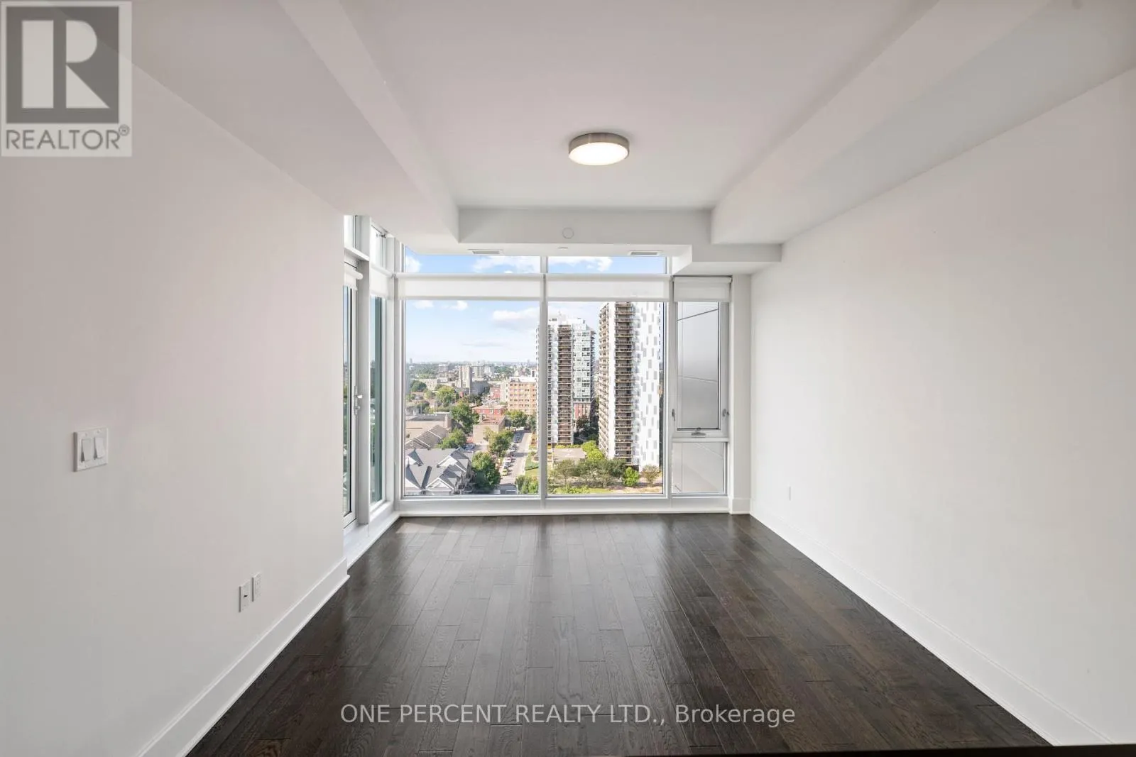 1513 - 255 BAY STREET