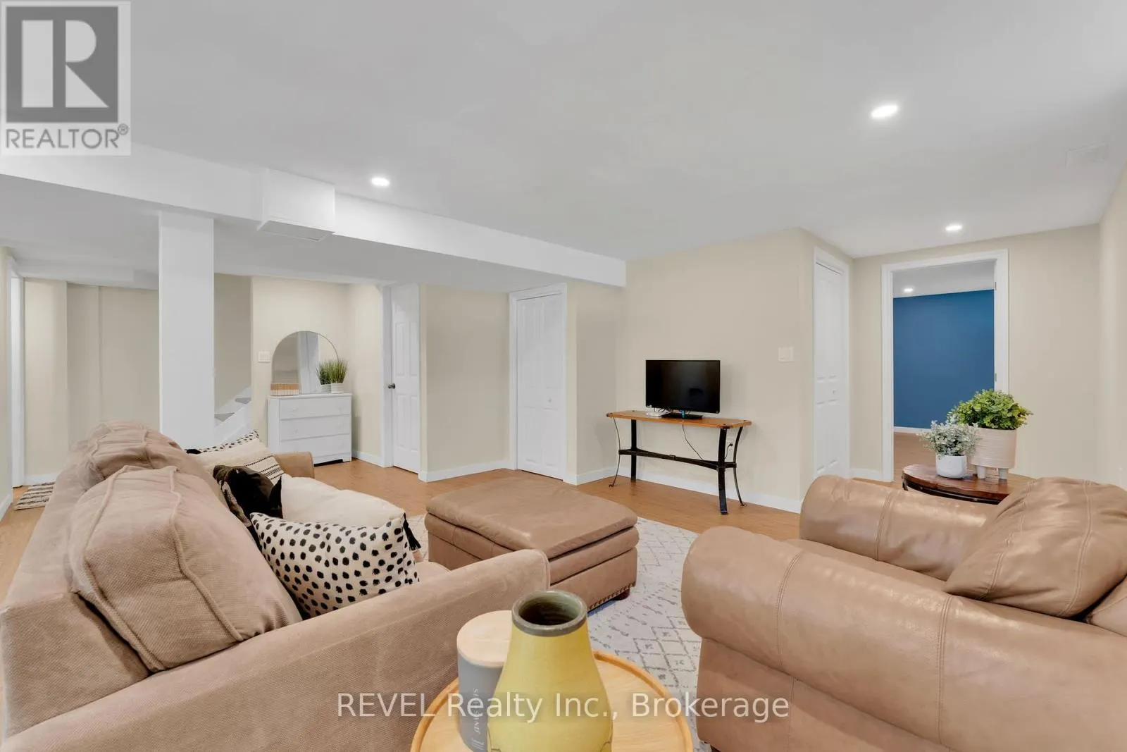 120 ROYAL OAK DRIVE
