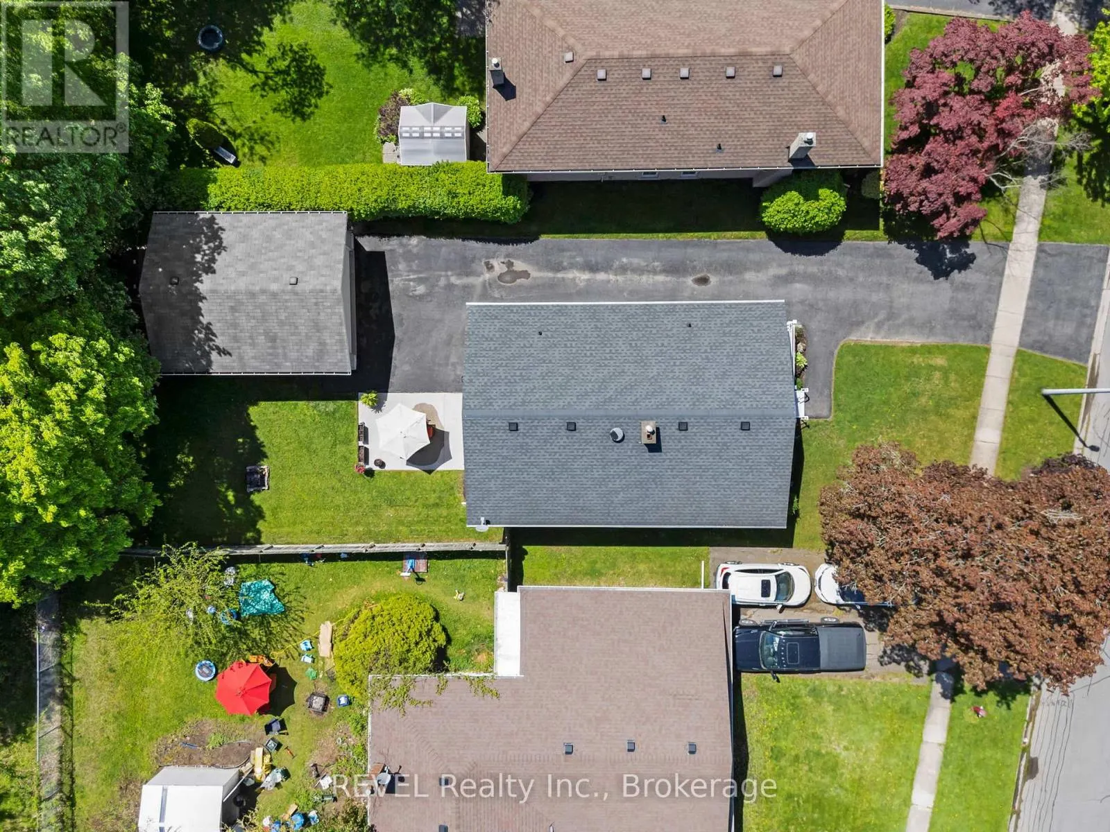 120 ROYAL OAK DRIVE