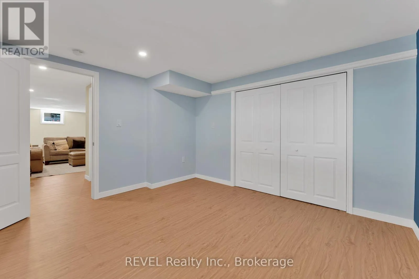 120 ROYAL OAK DRIVE