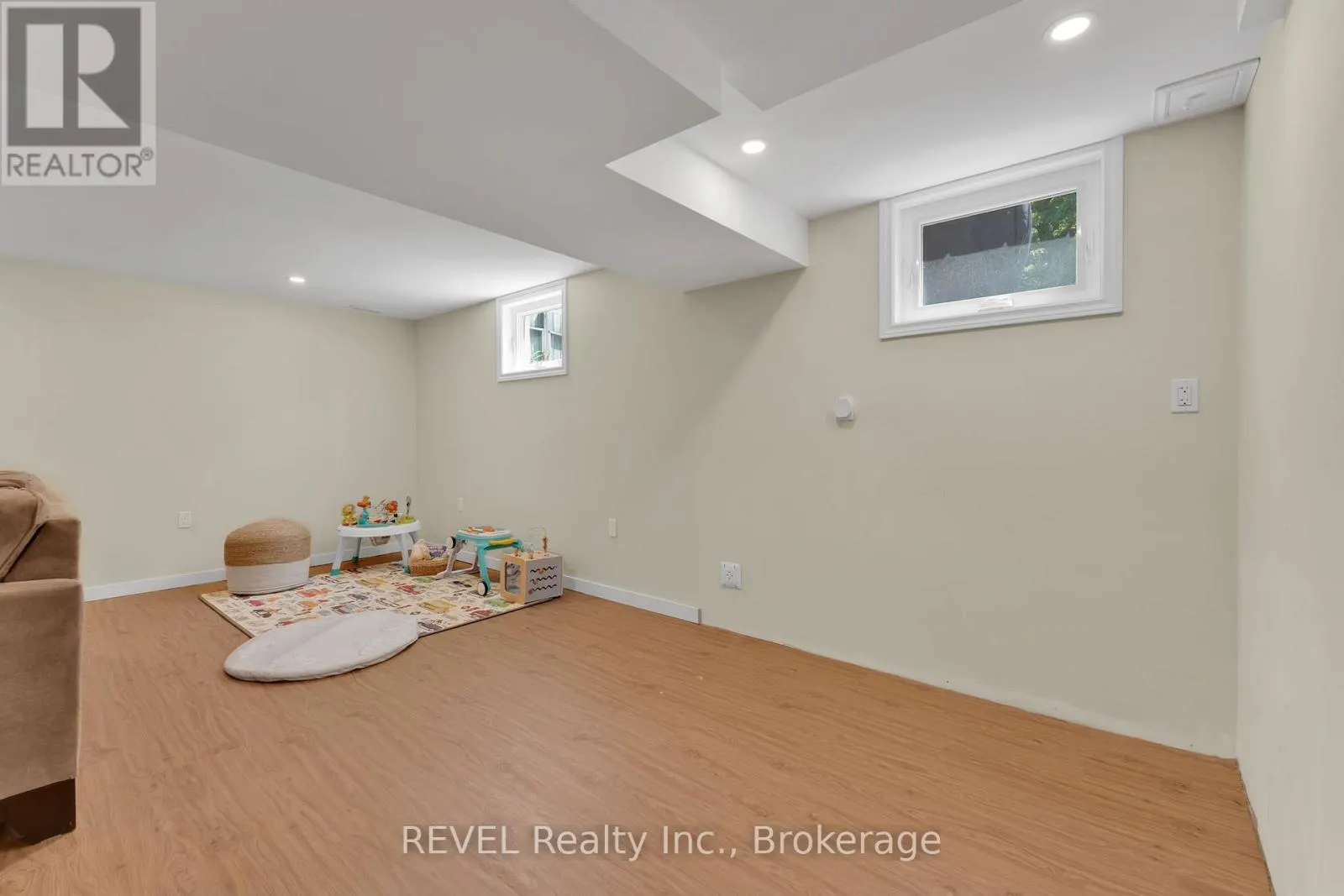 120 ROYAL OAK DRIVE