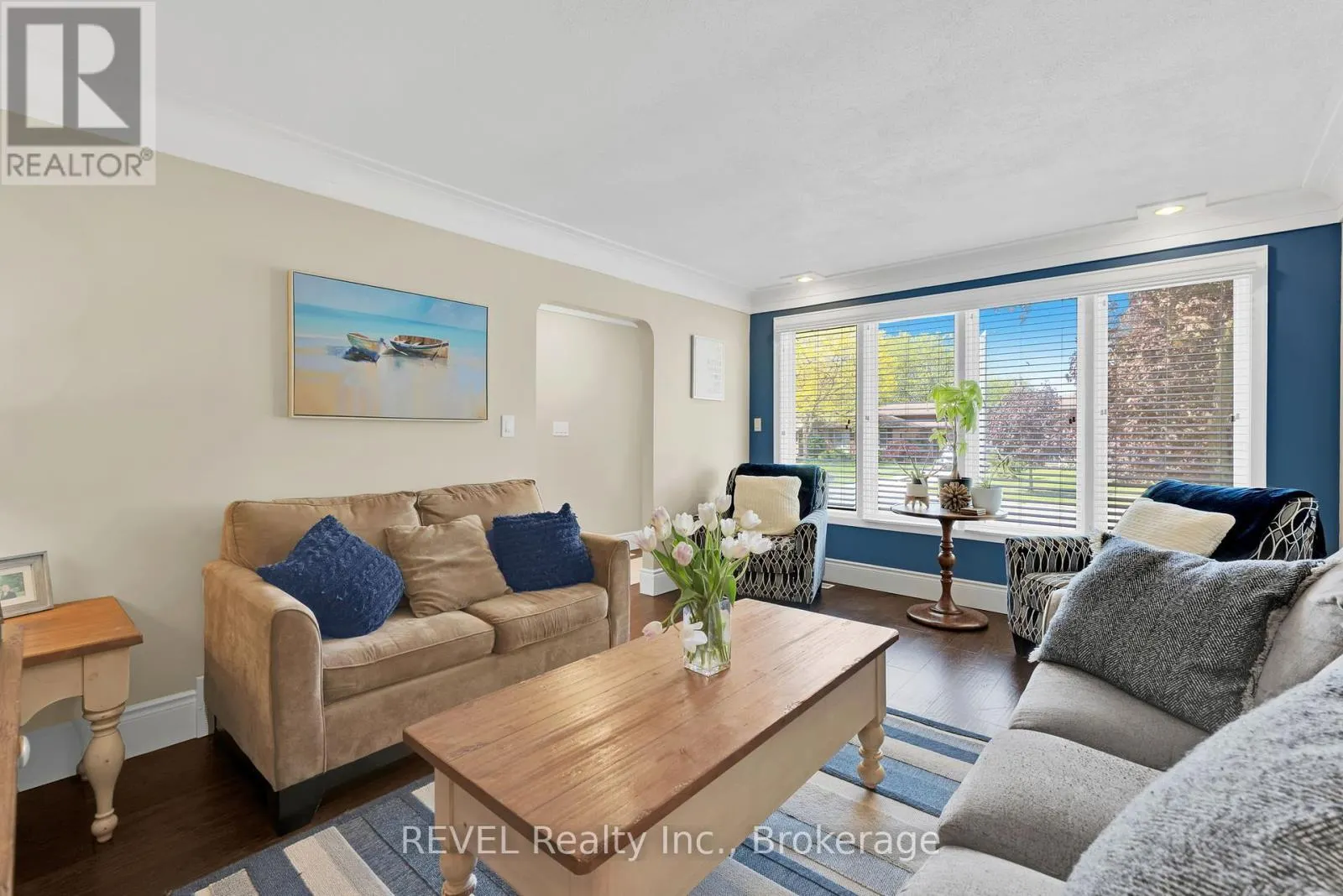 120 ROYAL OAK DRIVE