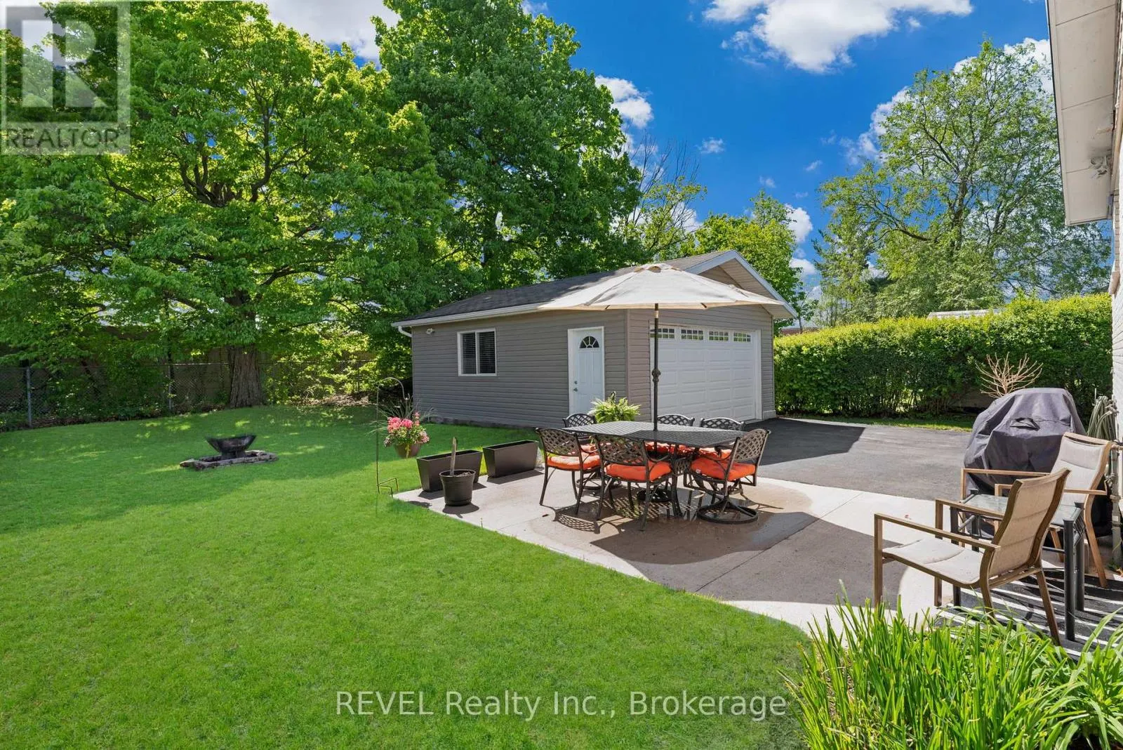 120 ROYAL OAK DRIVE