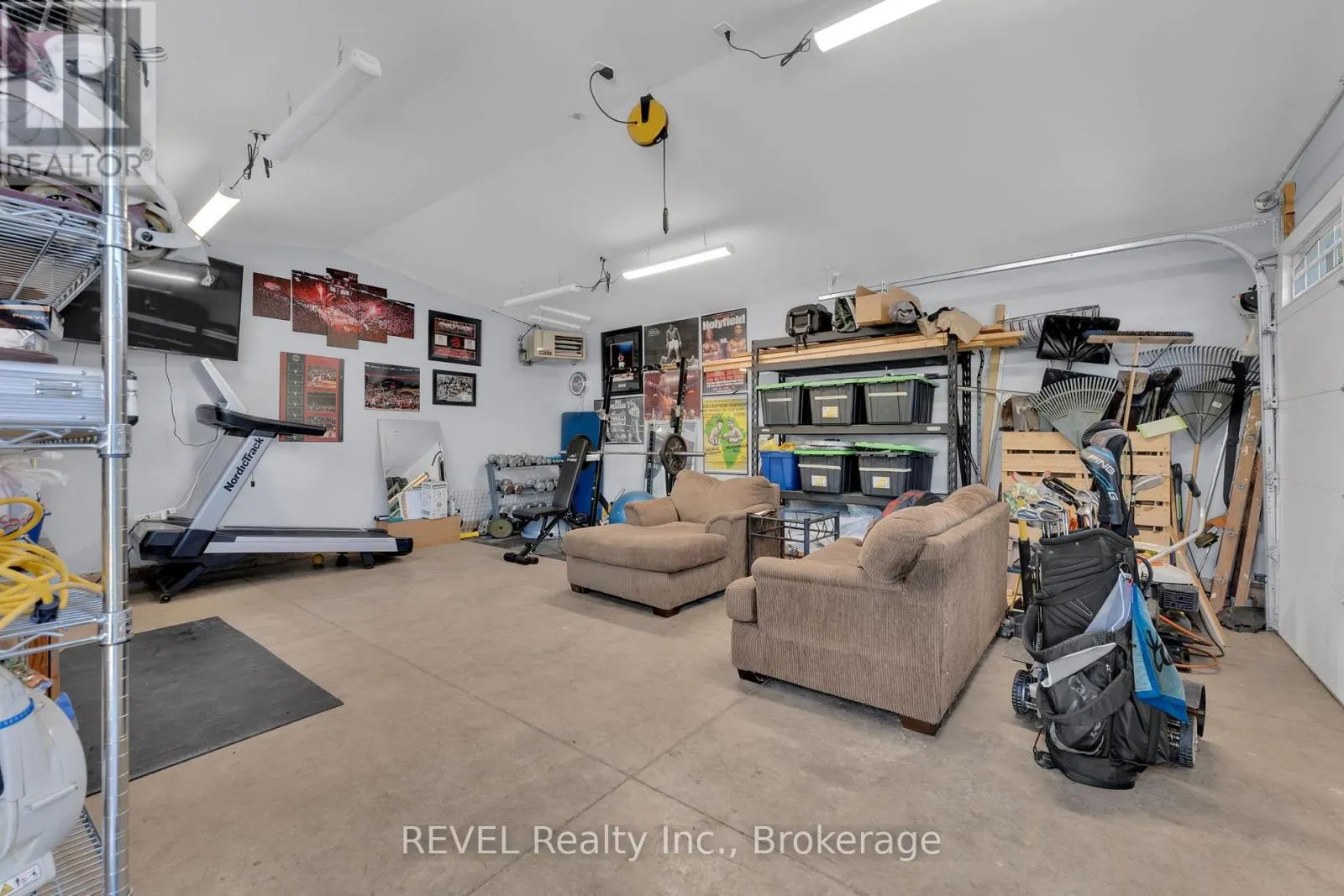 120 ROYAL OAK DRIVE