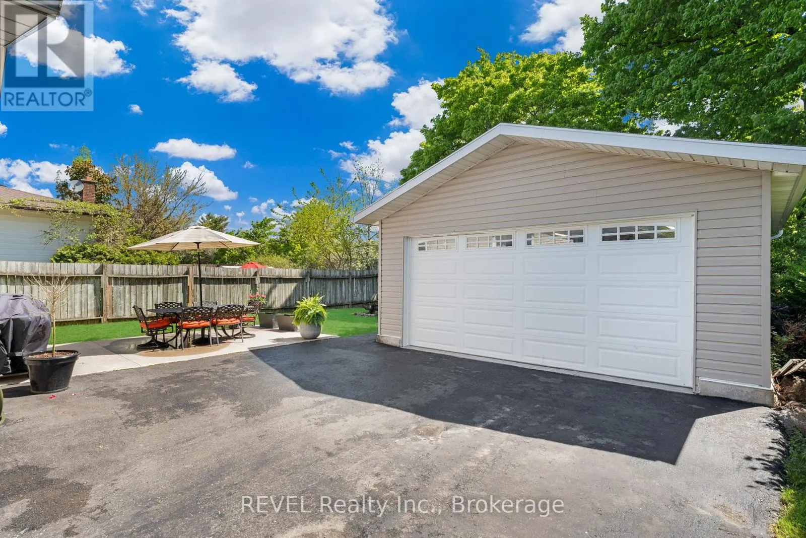 120 ROYAL OAK DRIVE