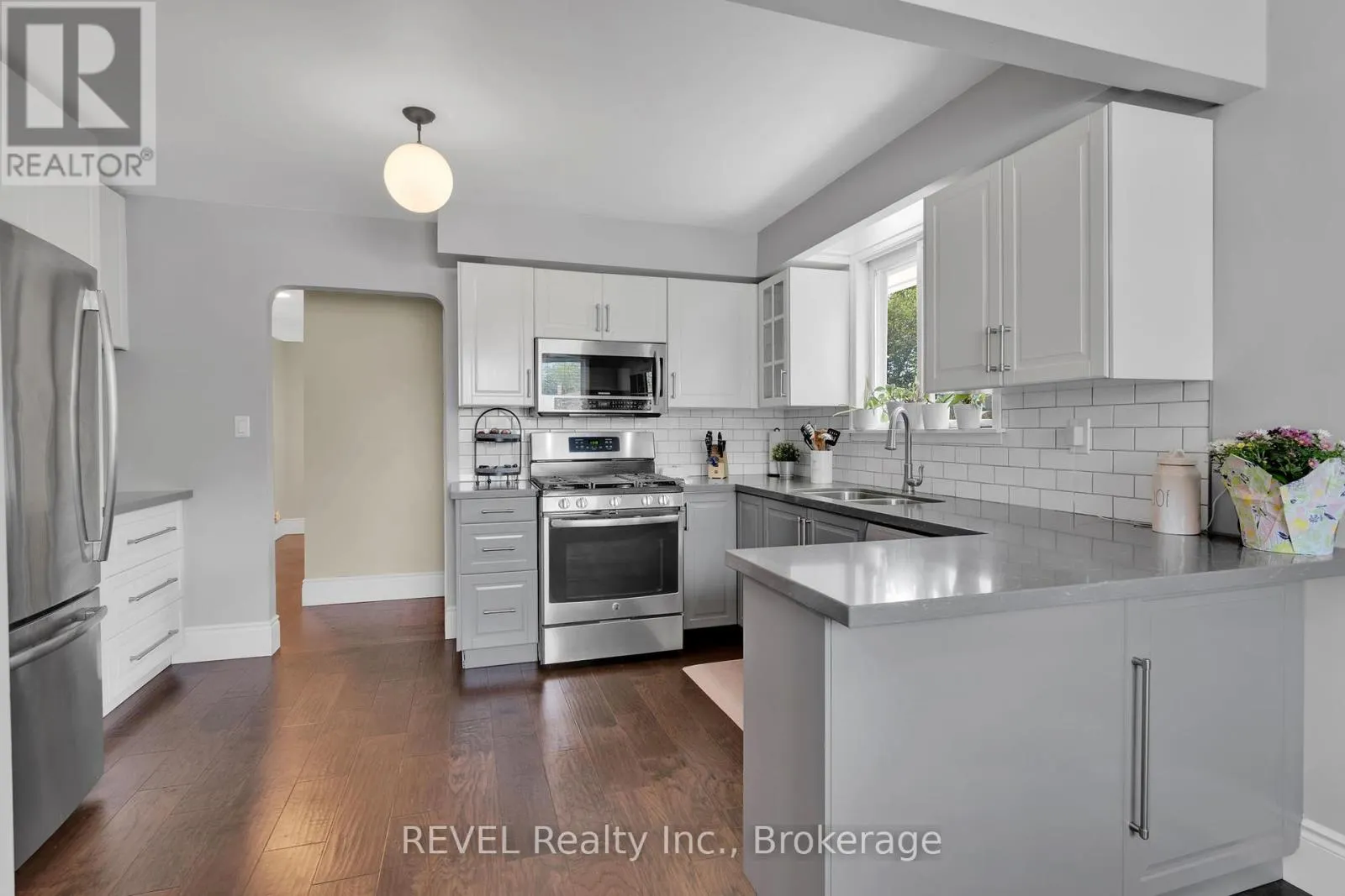 120 ROYAL OAK DRIVE