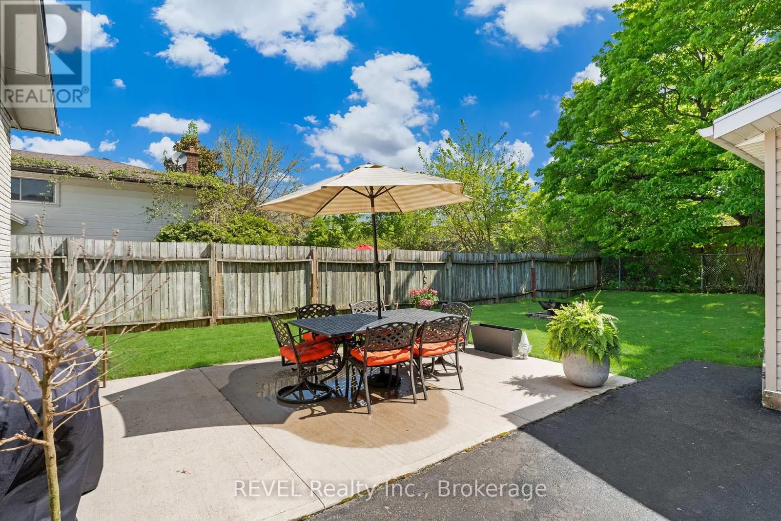120 ROYAL OAK DRIVE