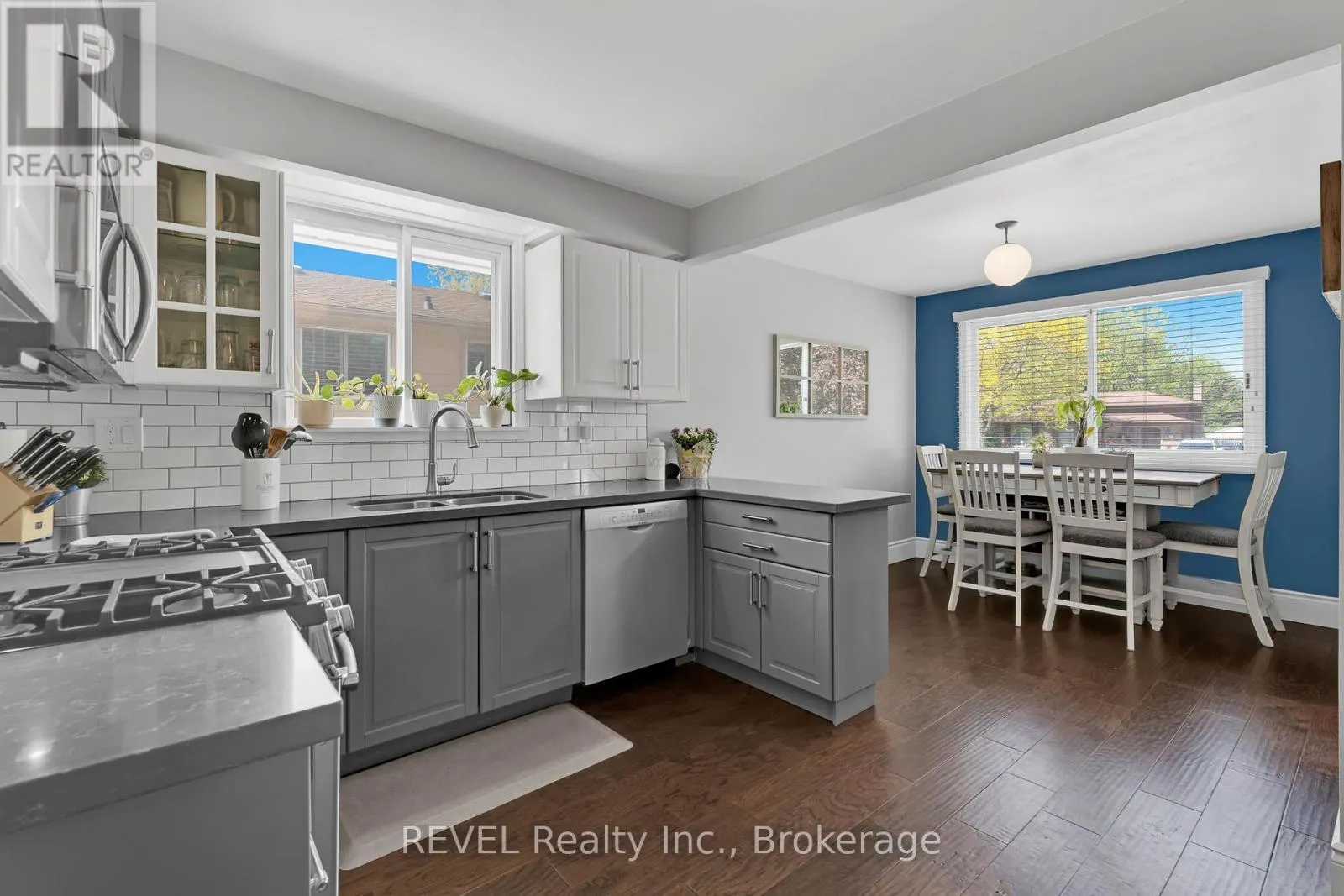 120 ROYAL OAK DRIVE