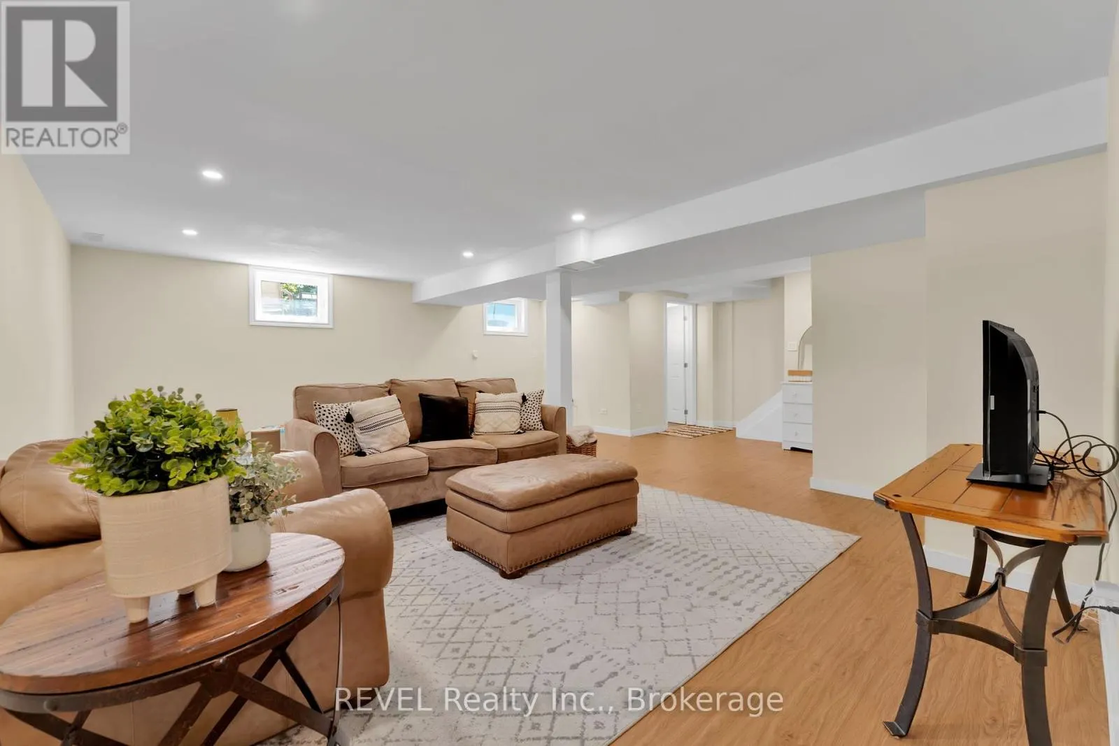120 ROYAL OAK DRIVE