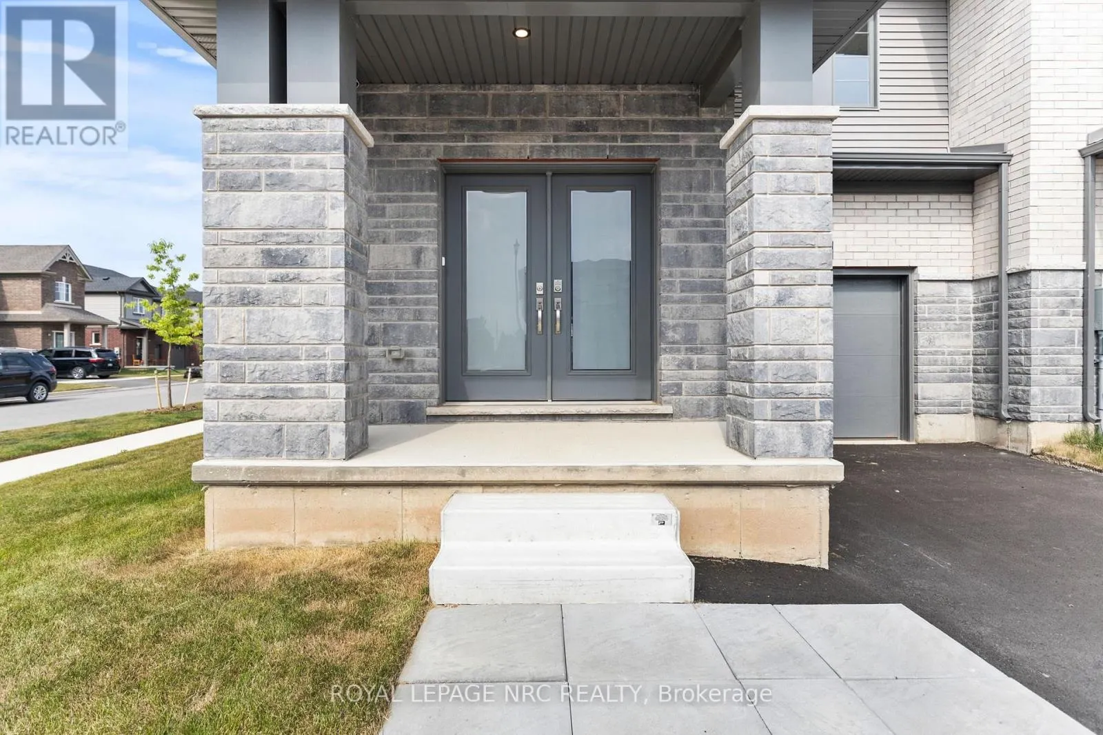 24 SAMUEL AVENUE