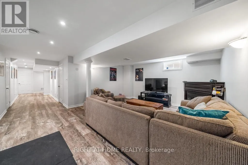 12 VALRIDGE COURT