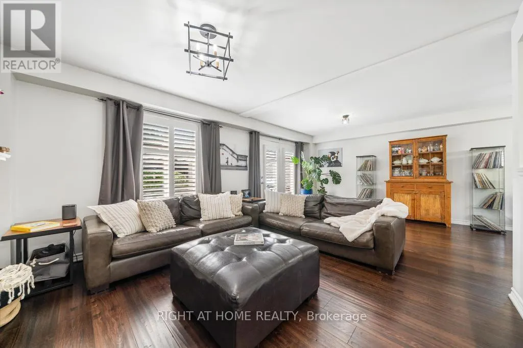 12 VALRIDGE COURT