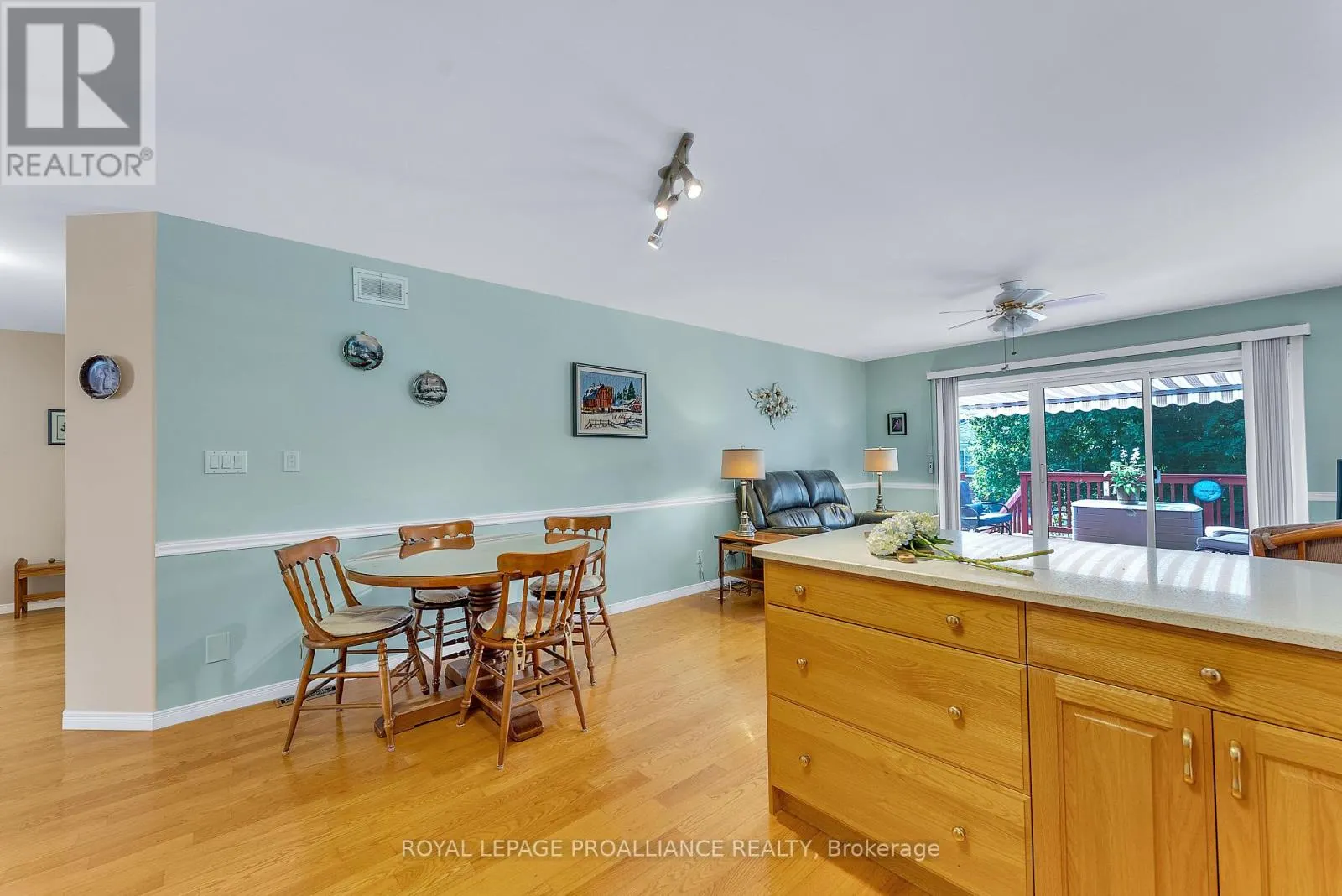 17 HEMLOCK CRESCENT