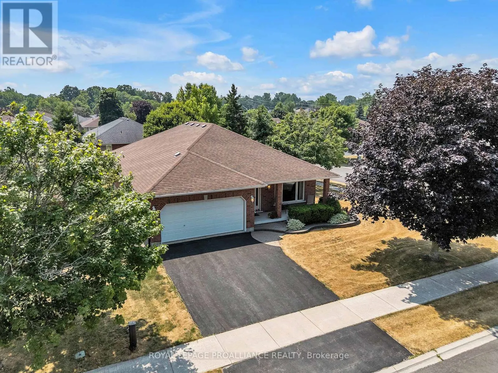 17 HEMLOCK CRESCENT