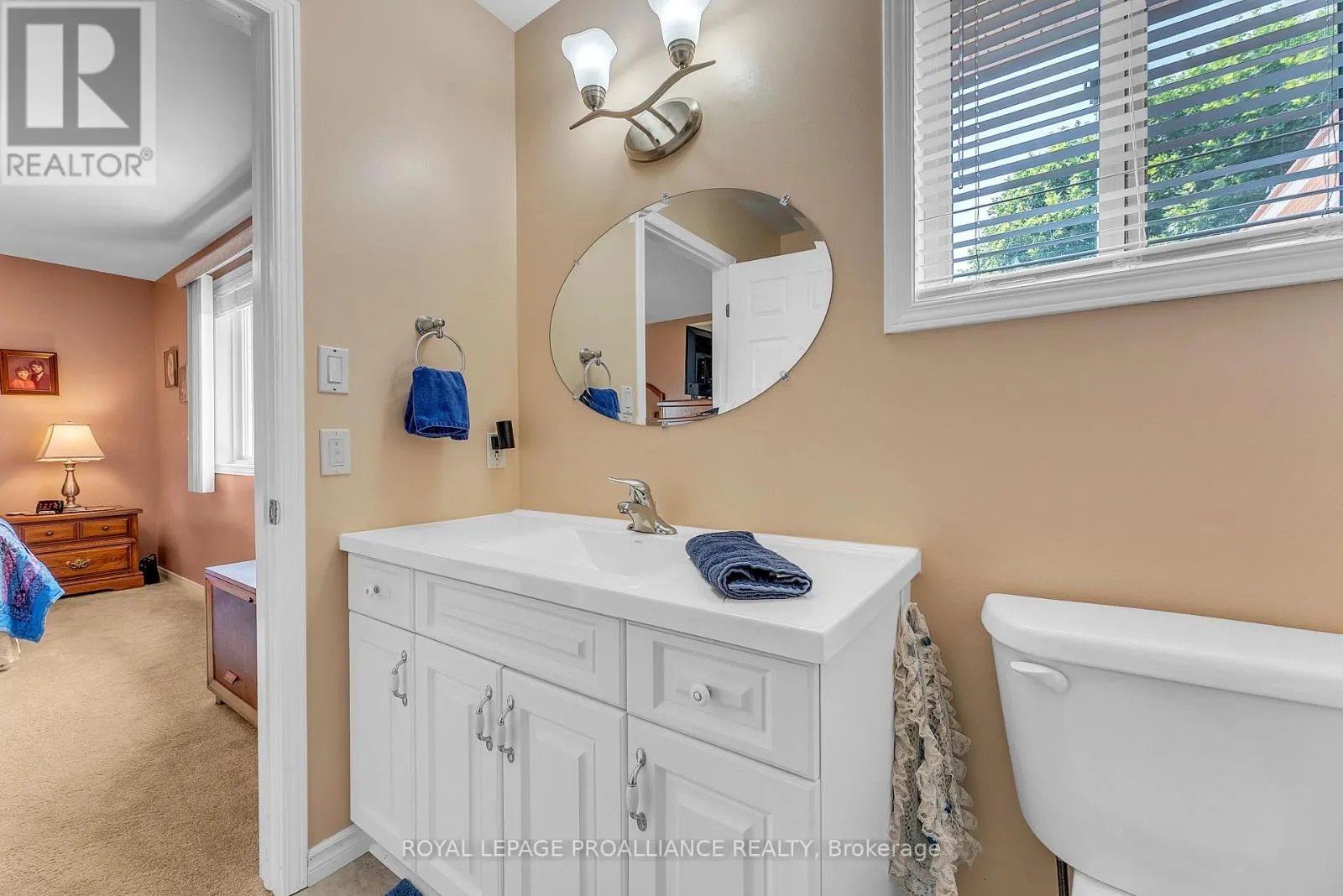 17 HEMLOCK CRESCENT