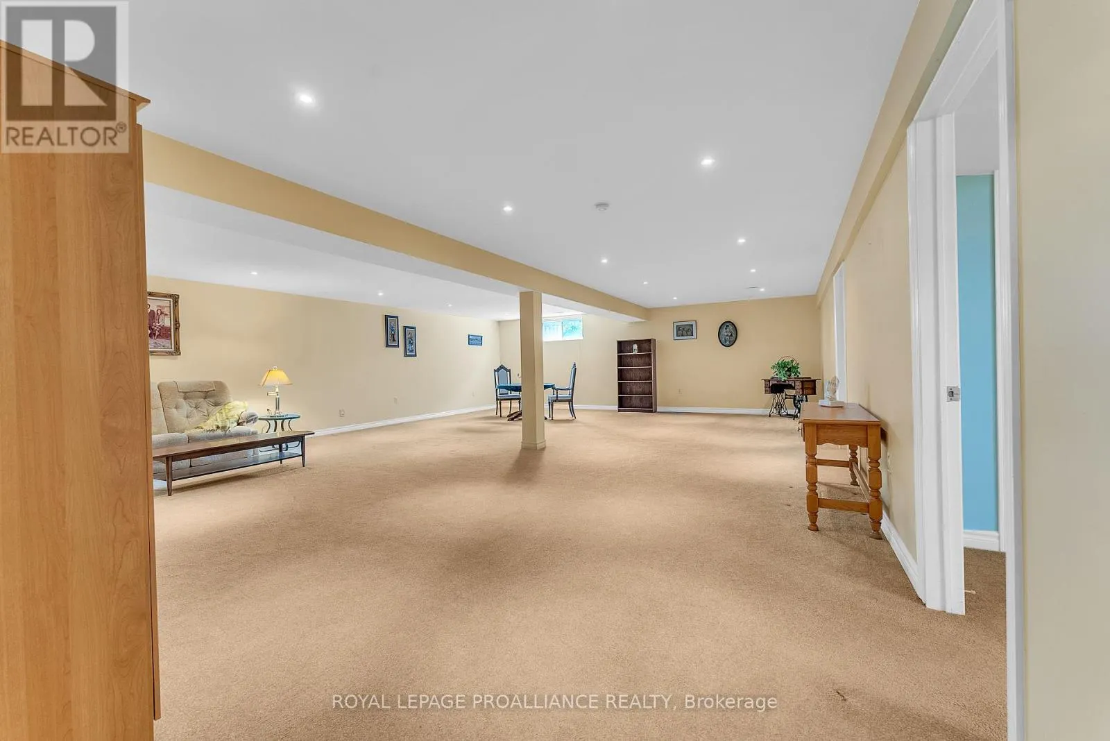 17 HEMLOCK CRESCENT