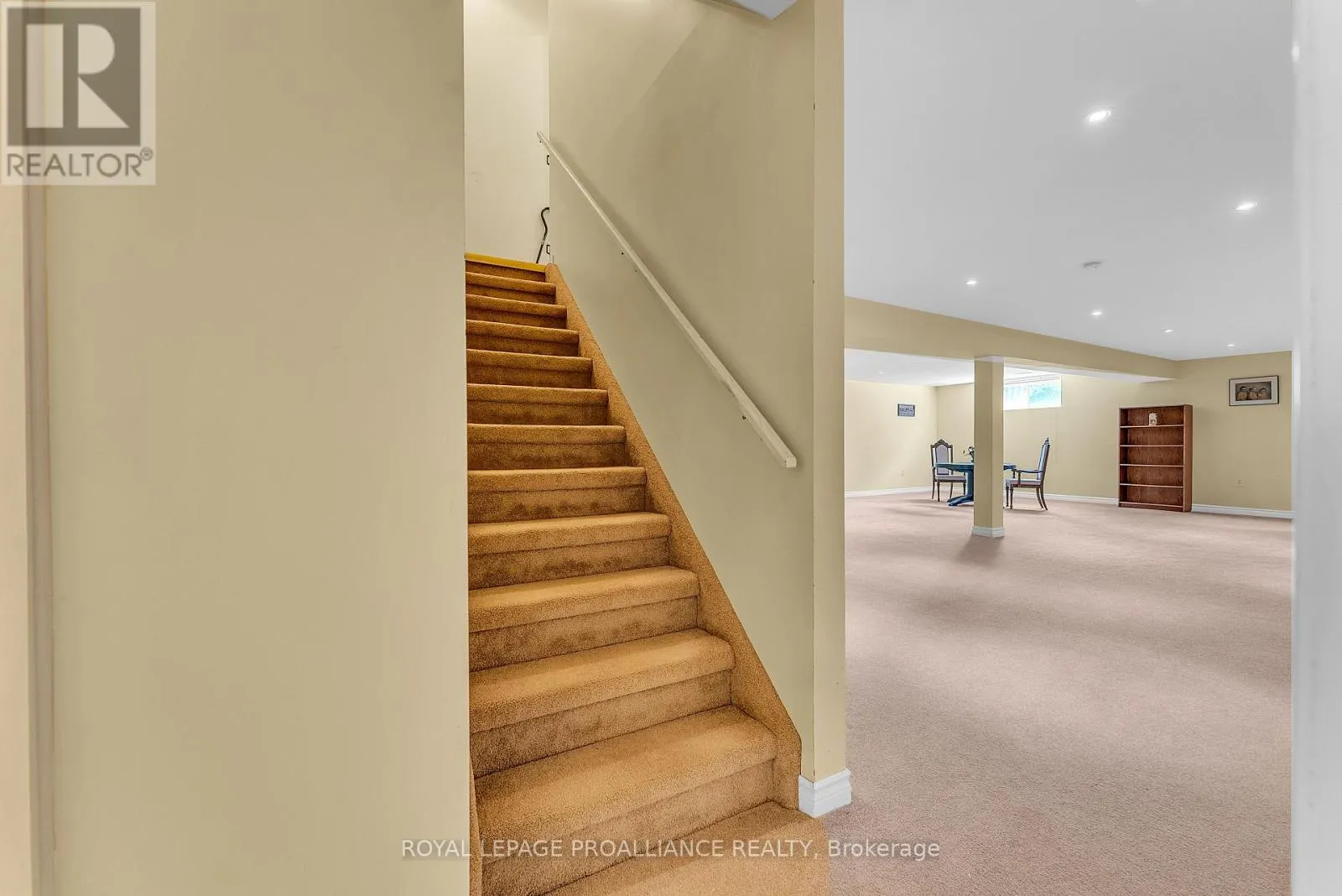 17 HEMLOCK CRESCENT