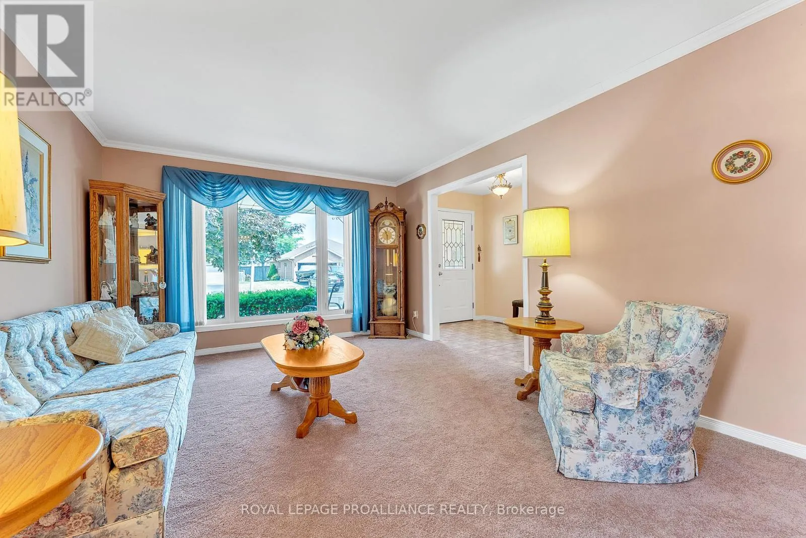 17 HEMLOCK CRESCENT