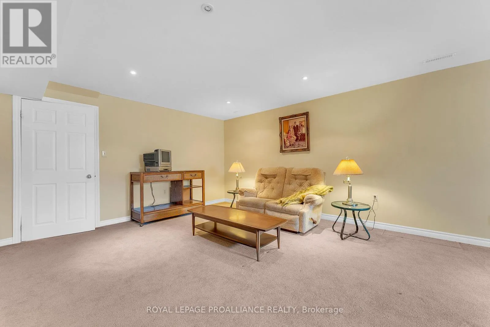 17 HEMLOCK CRESCENT