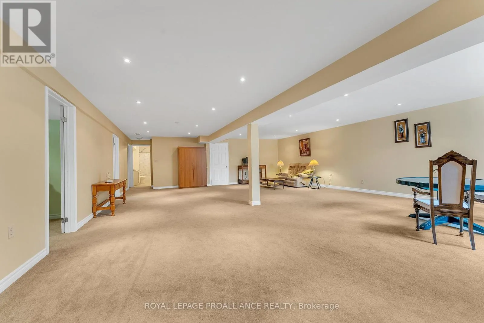 17 HEMLOCK CRESCENT