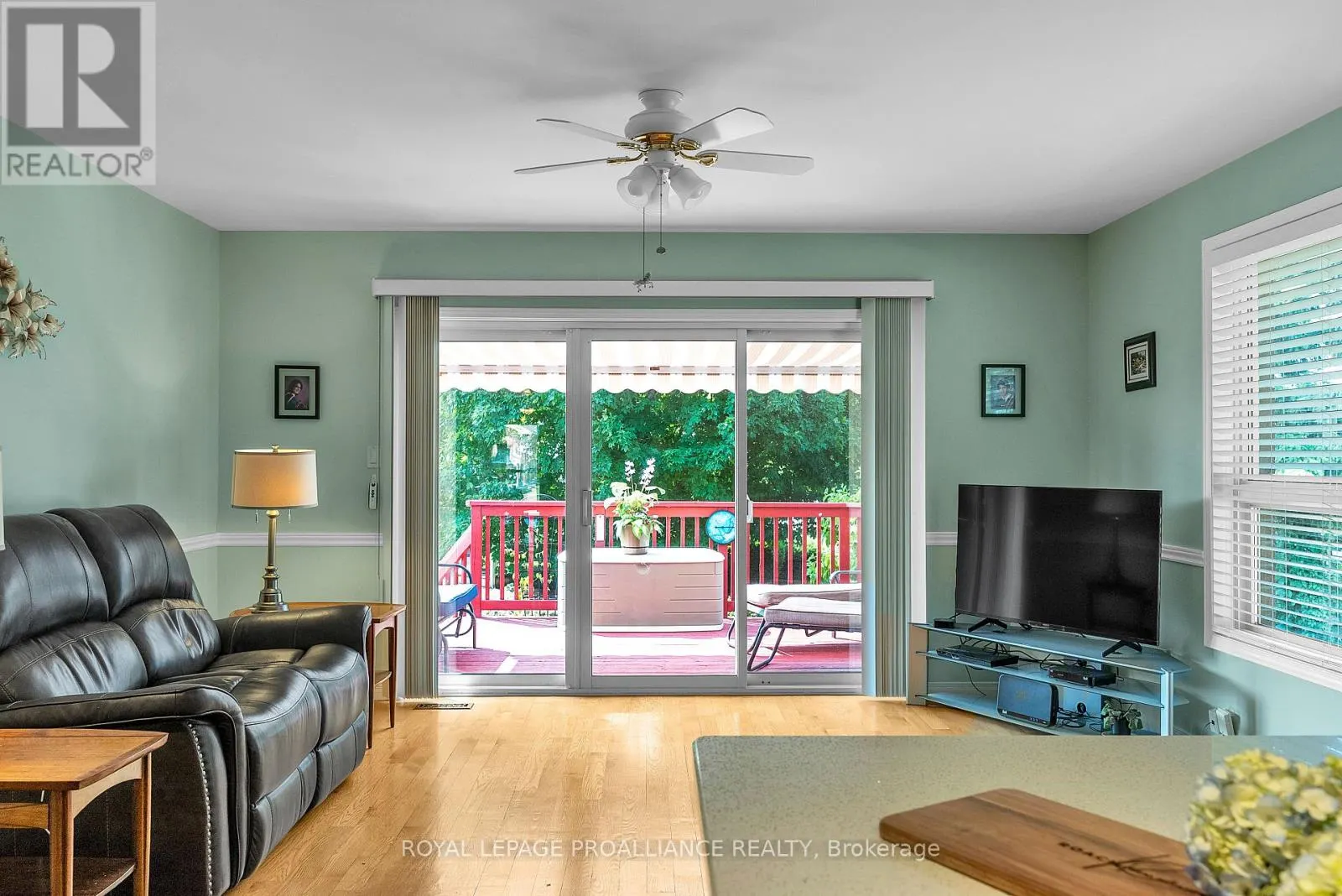 17 HEMLOCK CRESCENT